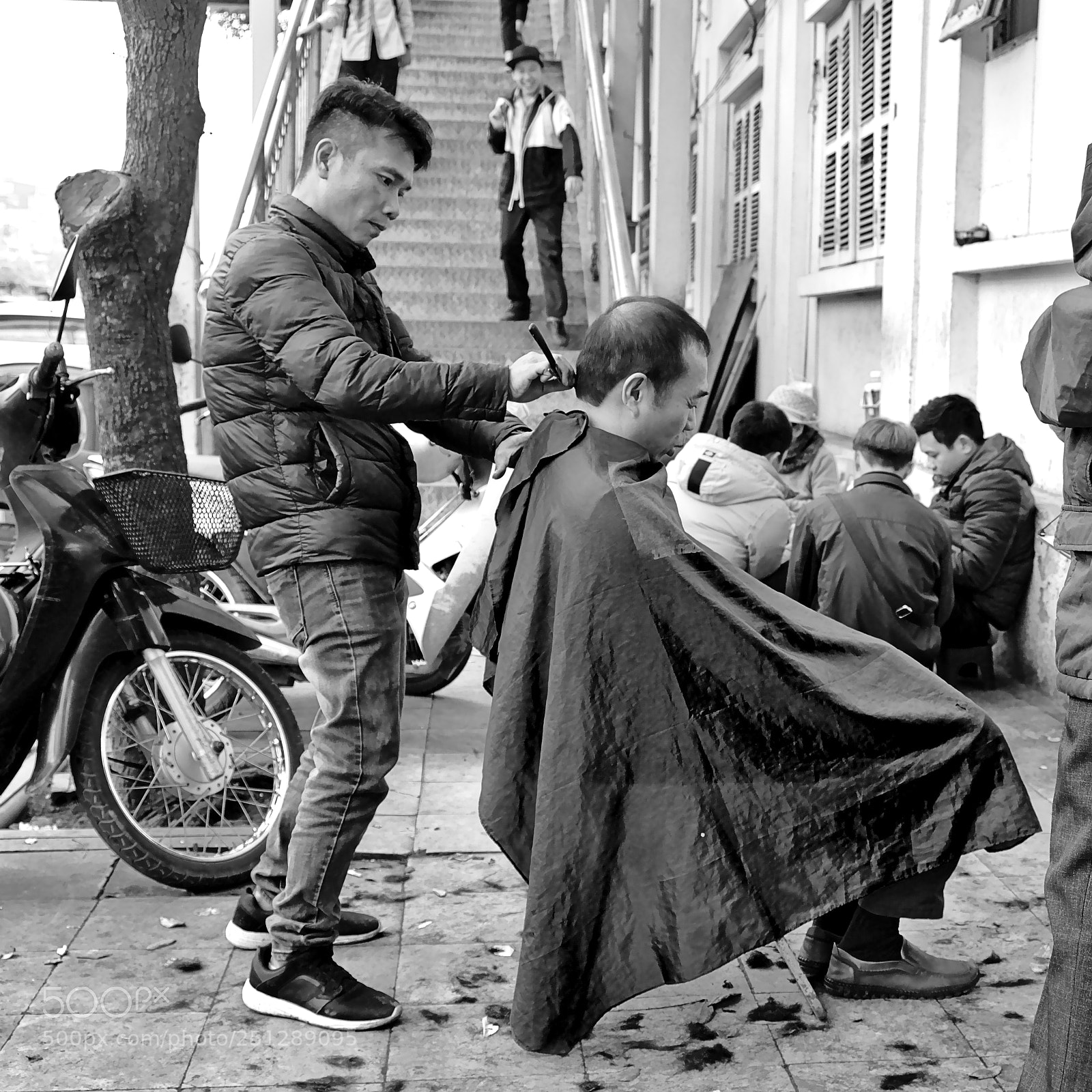 Fujifilm X-T2 sample photo. Hanoi street barber photography