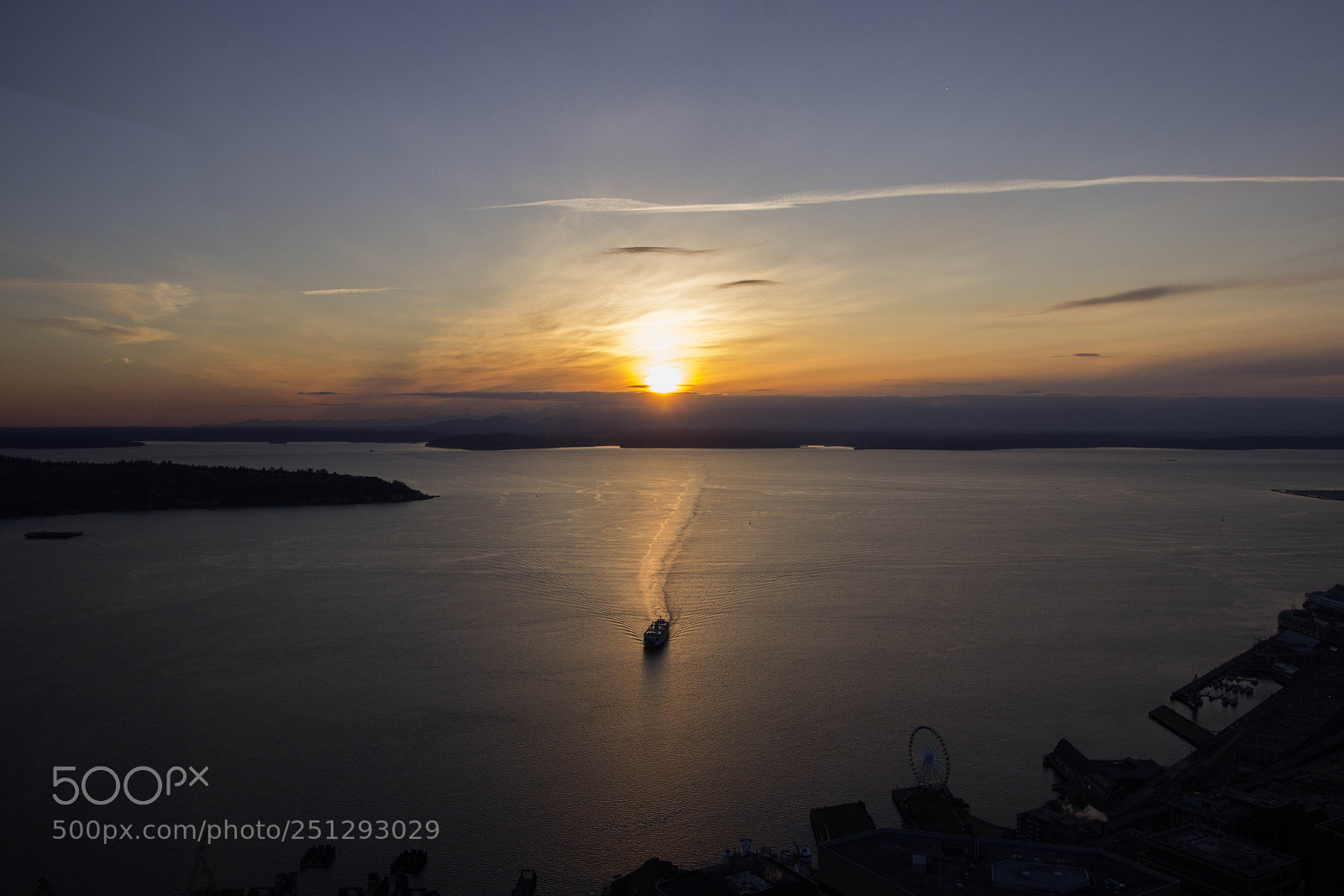 Canon EOS 600D (Rebel EOS T3i / EOS Kiss X5) sample photo. Flight from the sun photography