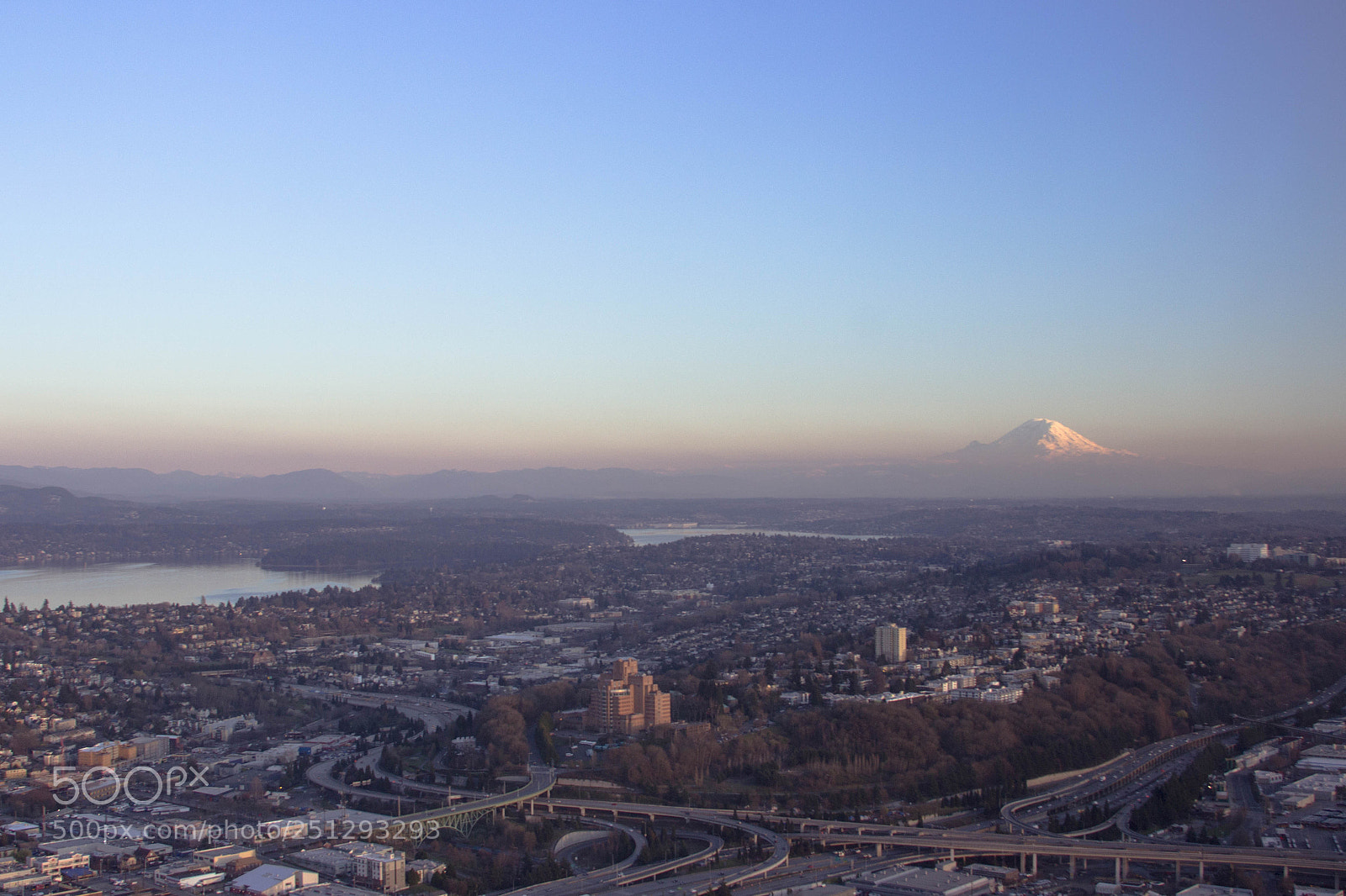 Canon EOS 600D (Rebel EOS T3i / EOS Kiss X5) sample photo. Rainier on the horizon photography