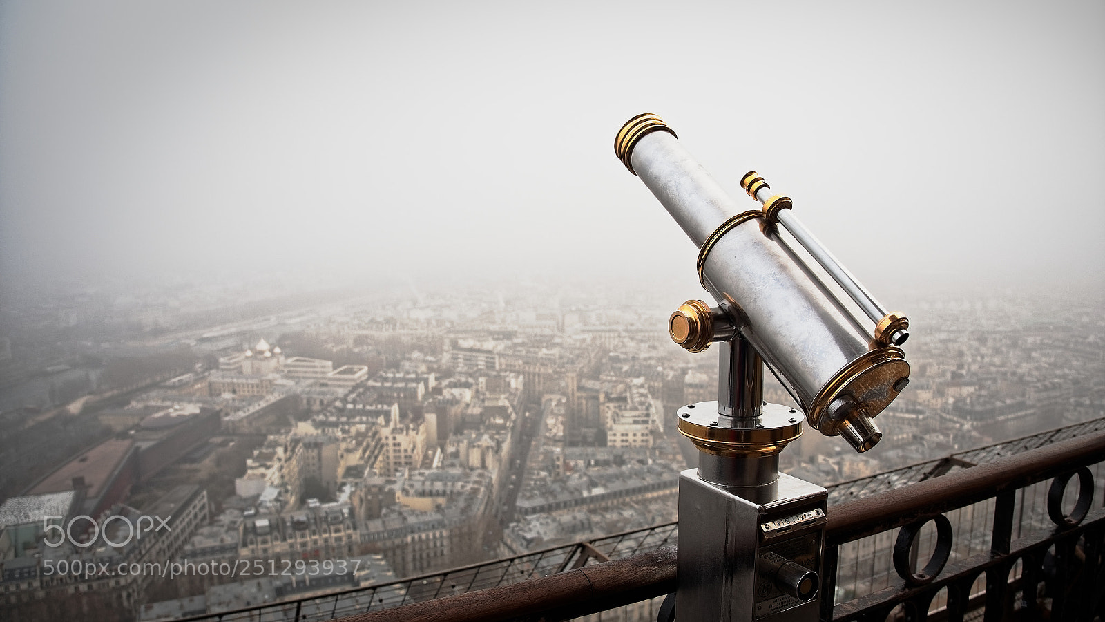 Olympus OM-D E-M5 II sample photo. Eiffel tower telescope photography