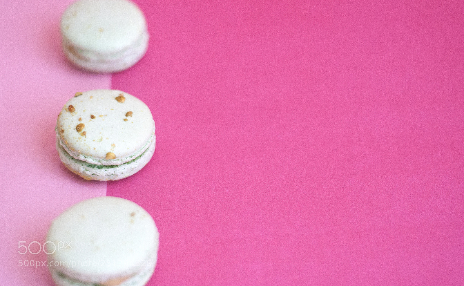 Canon EOS 350D (EOS Digital Rebel XT / EOS Kiss Digital N) sample photo. Green macarons photography