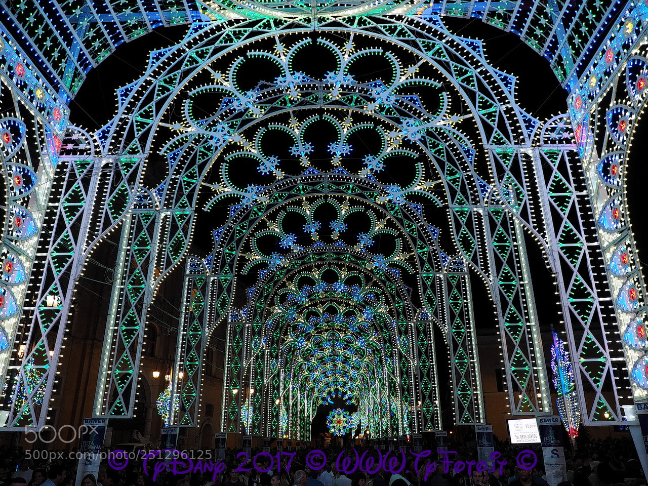 Olympus OM-D E-M5 II sample photo. Lights photography