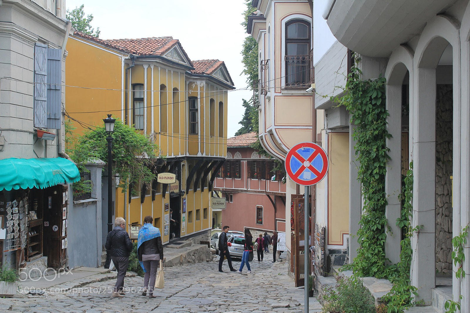 Canon EOS 550D (EOS Rebel T2i / EOS Kiss X4) + Canon EF-S 18-55mm F3.5-5.6 IS sample photo. Oldest european city plovdiv photography