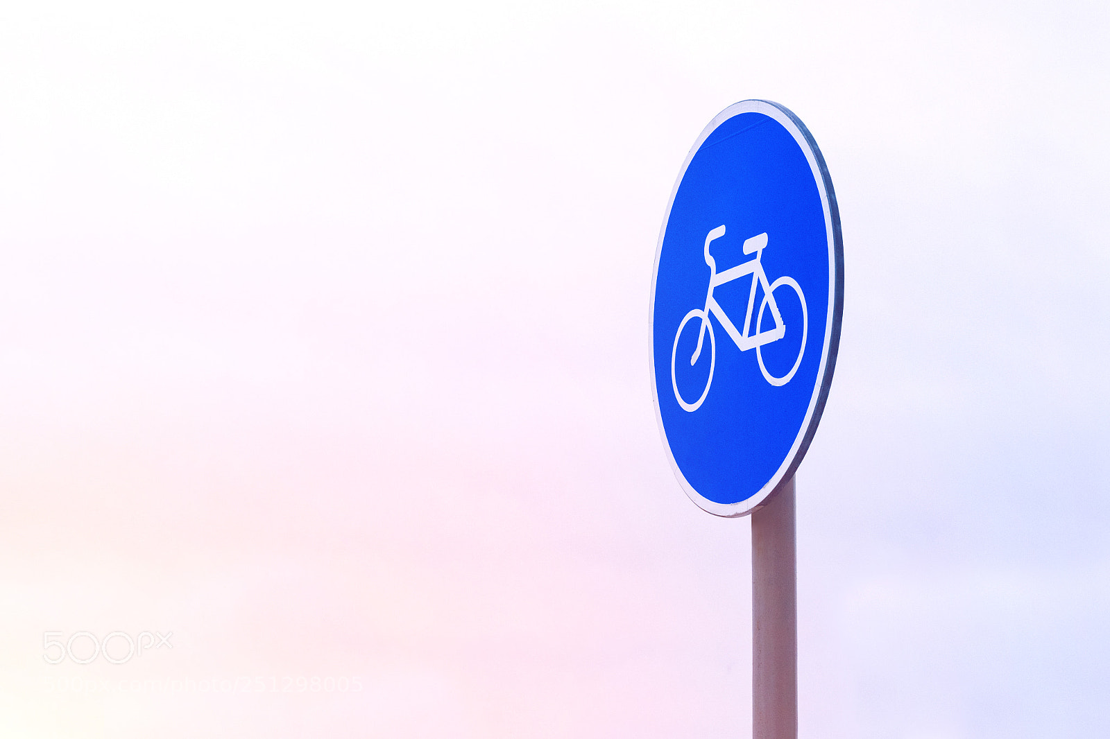 Canon EOS 650D (EOS Rebel T4i / EOS Kiss X6i) sample photo. Bicycle sign in blue photography