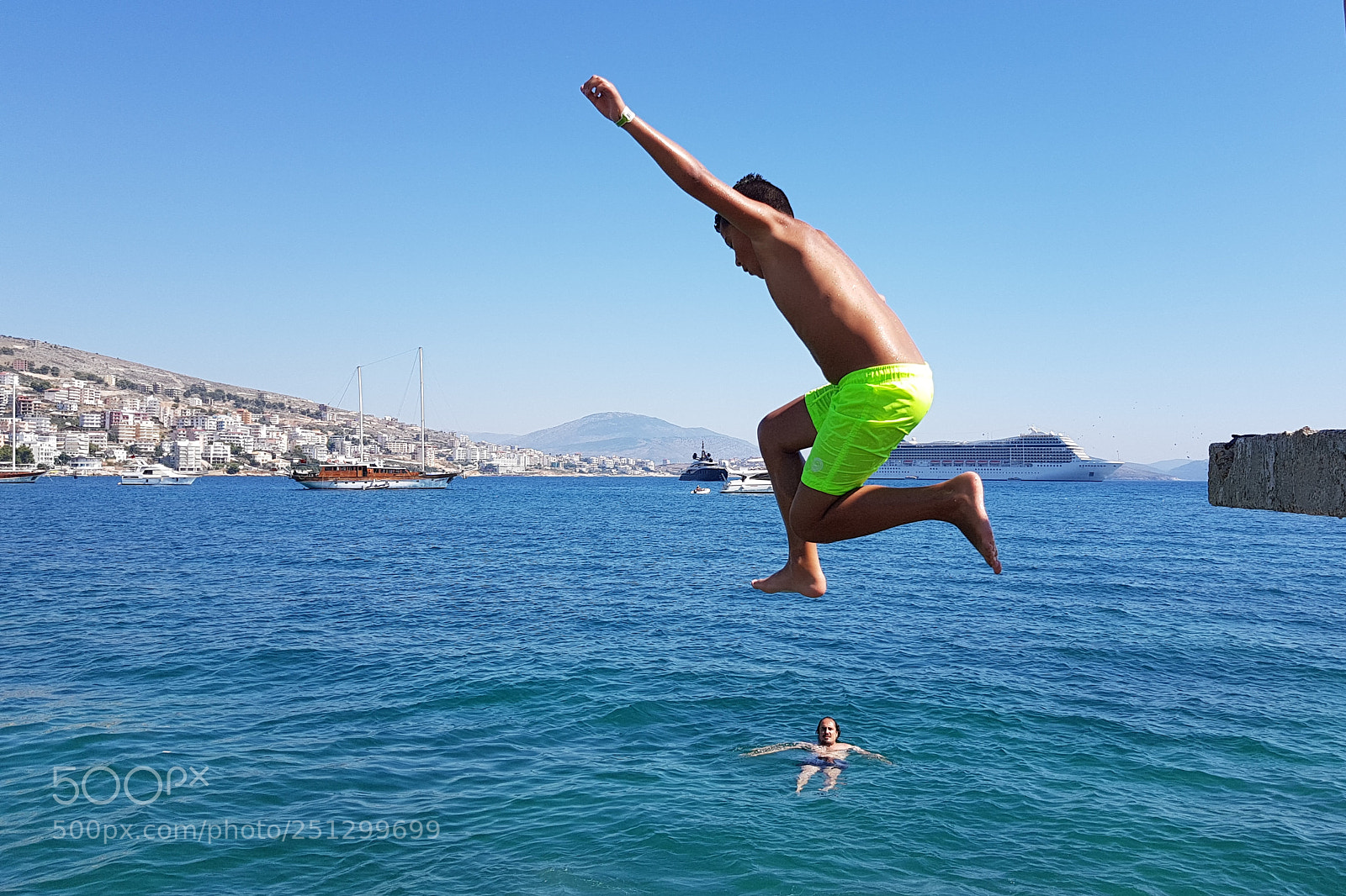 Samsung Galaxy S8 sample photo. Dive or fly? photography