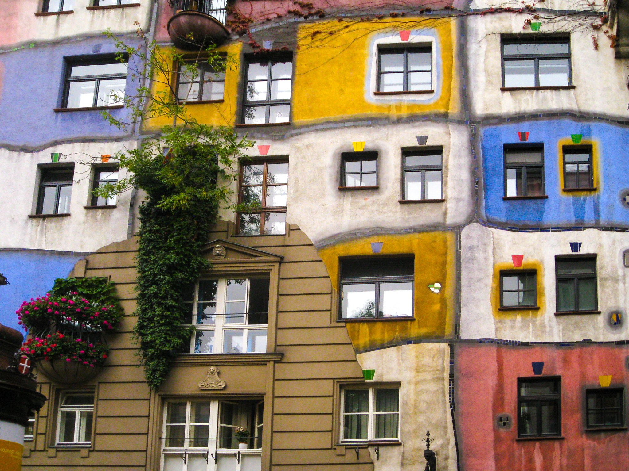 Canon DIGITAL IXUS 950 IS sample photo. Hundertwasser haus photography