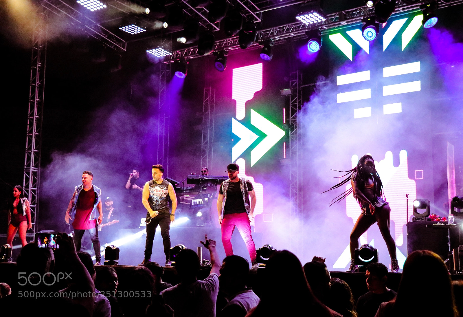 Canon EOS 80D sample photo. Luis fonsi love dance photography