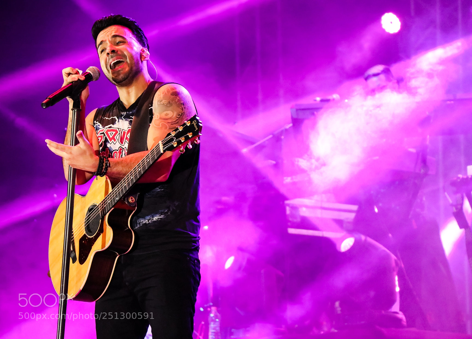 Canon EOS 80D sample photo. Luis fonsi love dance photography