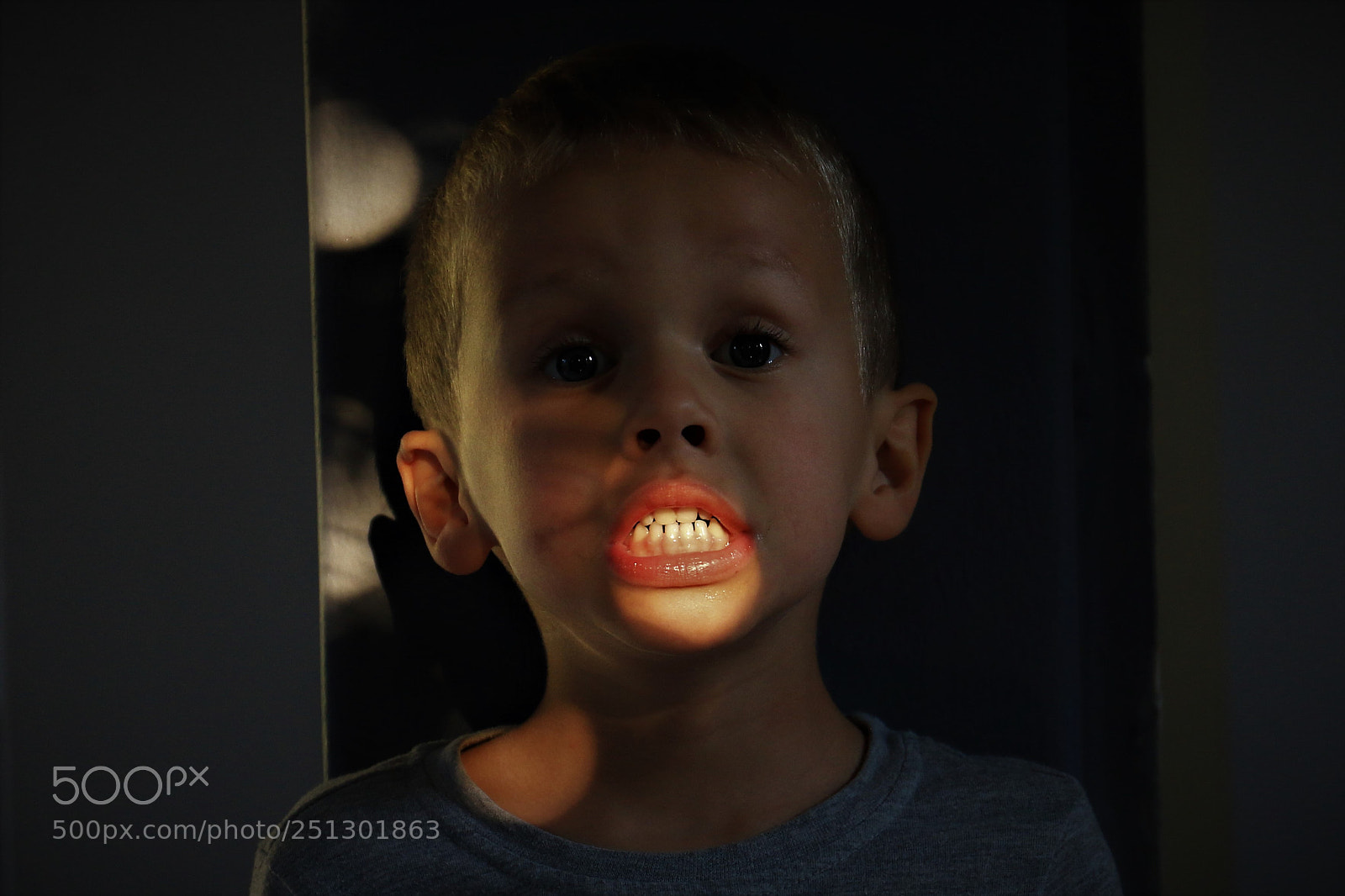 Canon EOS 7D Mark II sample photo. Light smile photography
