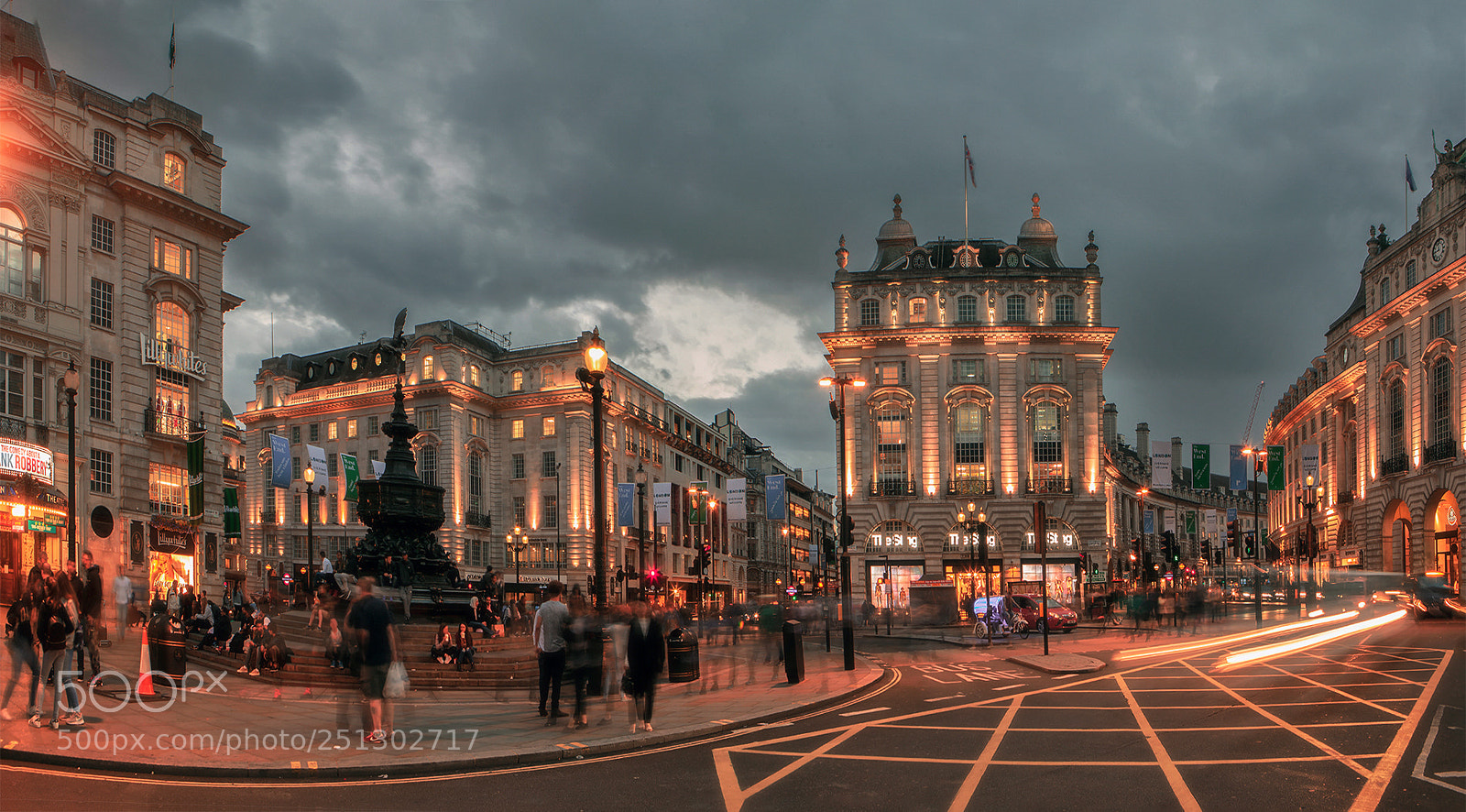 Canon EOS 5D Mark II sample photo. Piccadilly place photography