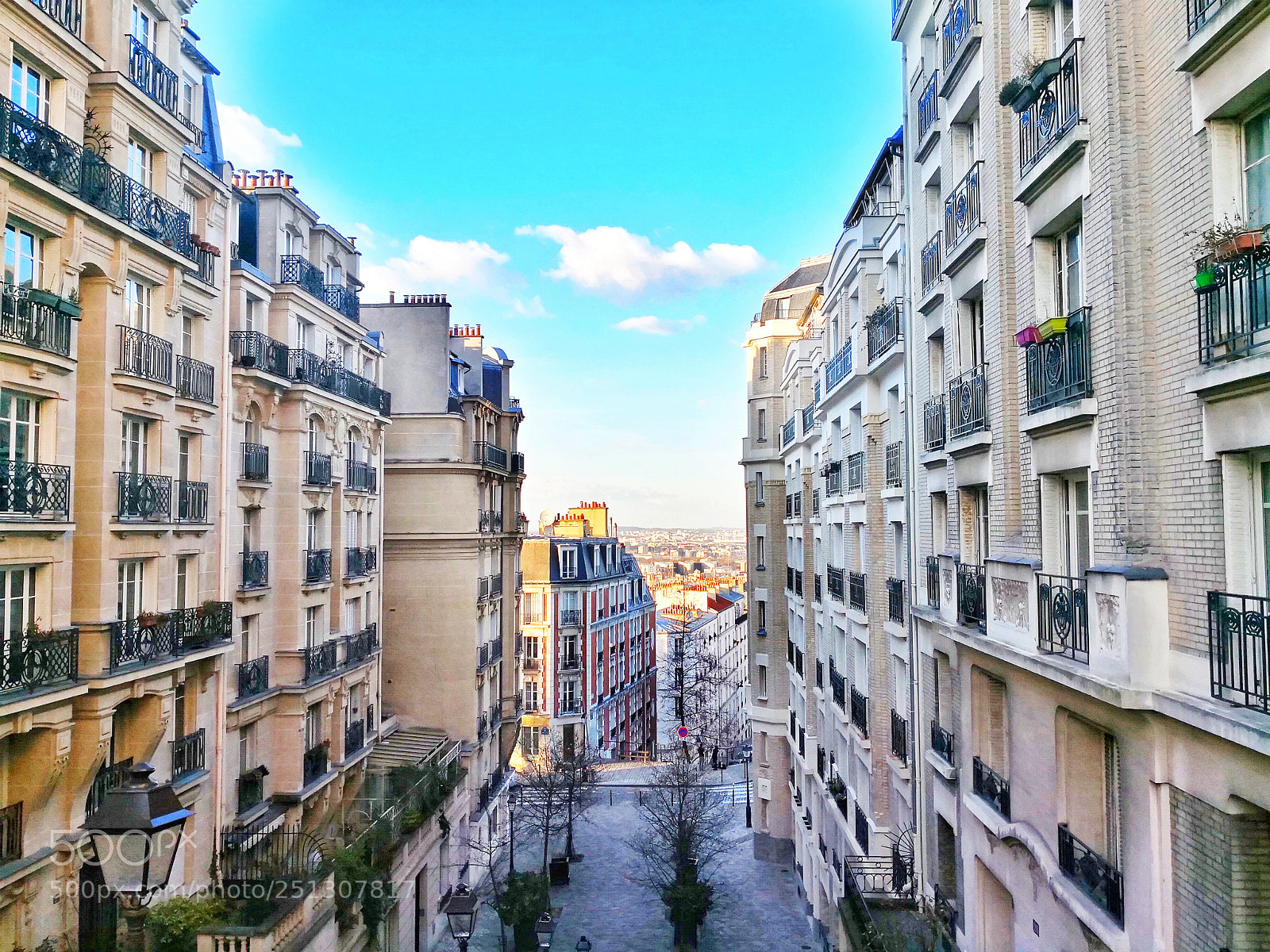HUAWEI Mate 10 Pro sample photo. Montmartre photography