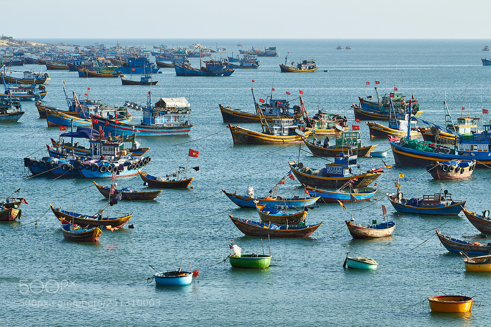 Canon EOS 650D (EOS Rebel T4i / EOS Kiss X6i) sample photo. Blue boats in blue photography