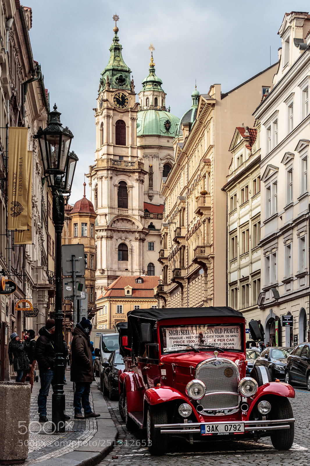 Canon EOS 80D sample photo. A typical street-scene in photography