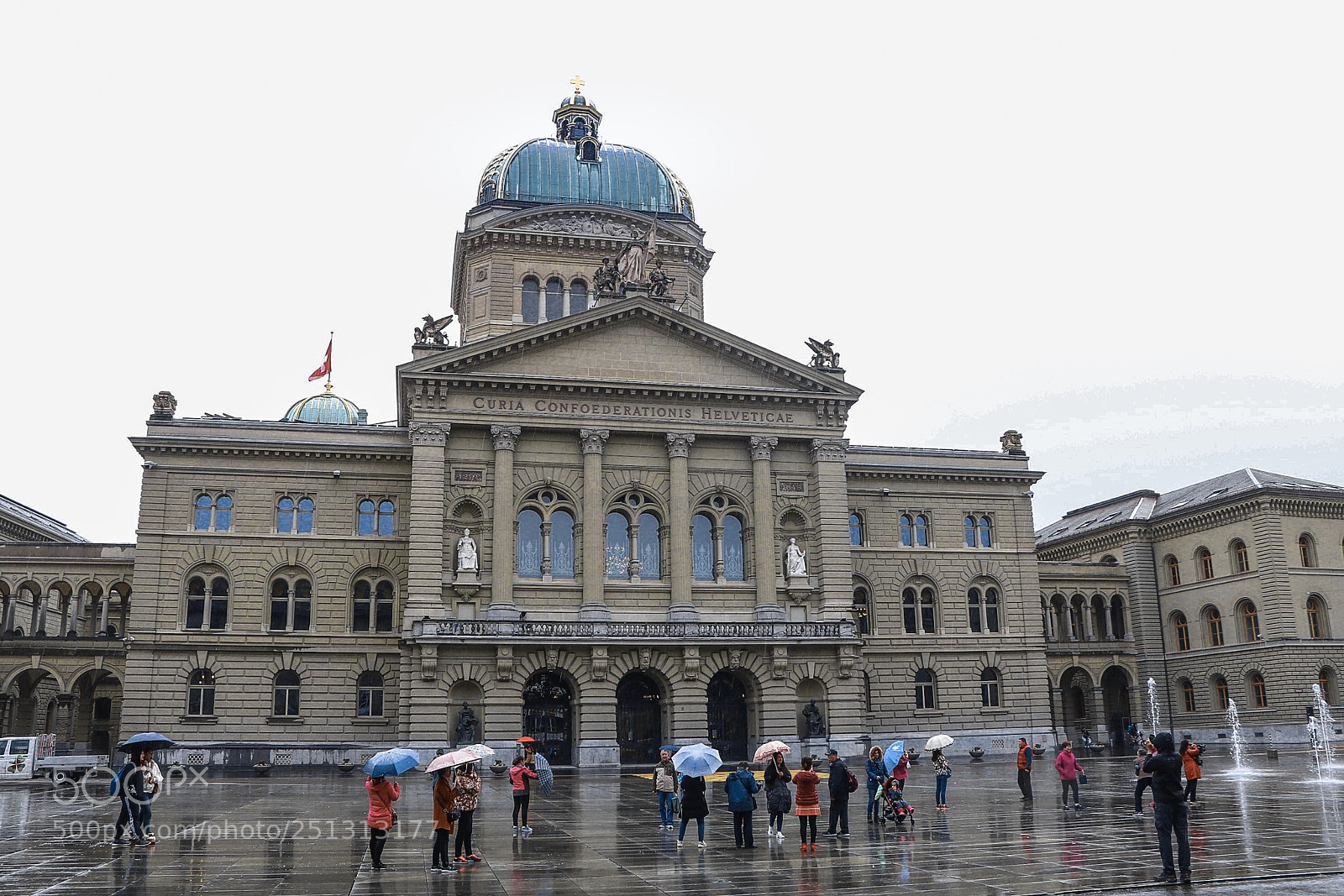 Canon EOS 750D (EOS Rebel T6i / EOS Kiss X8i) sample photo. Bundesplatz  photography
