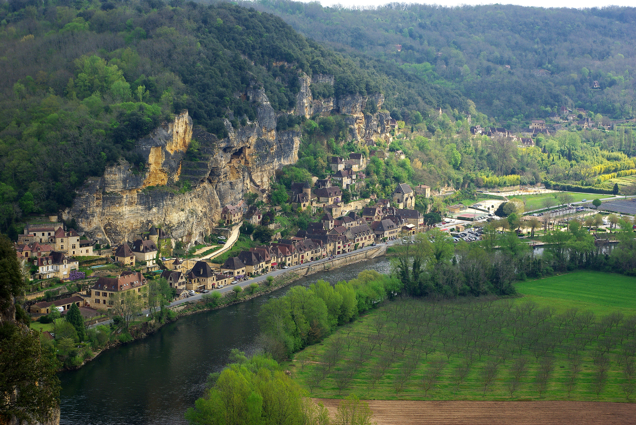 Pentax K200D sample photo. Village along the dordogne photography