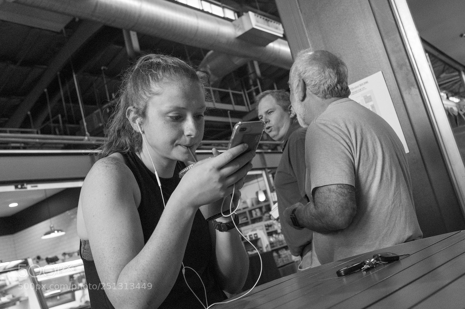Fujifilm X100F sample photo. Surfing the internet photography