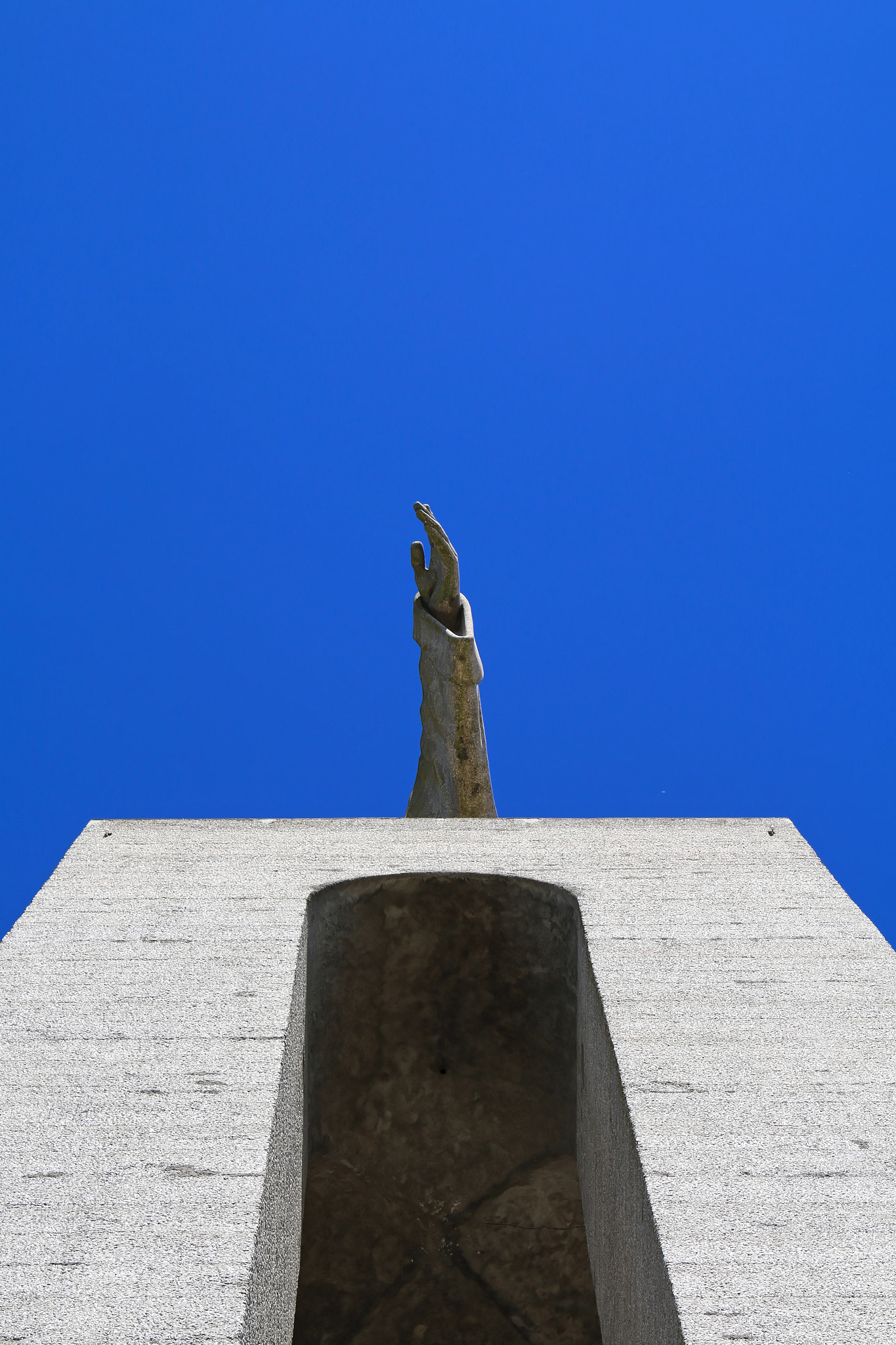 Canon EF-S 18-55mm F3.5-5.6 IS sample photo. The helping hand photography