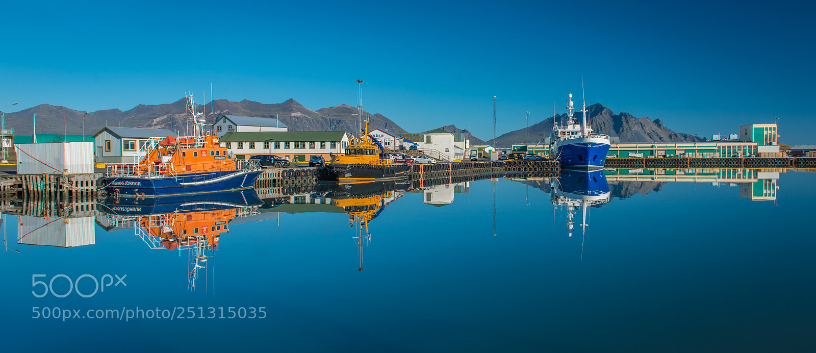 Nikon D800 sample photo. Hofn harbour reflections photography