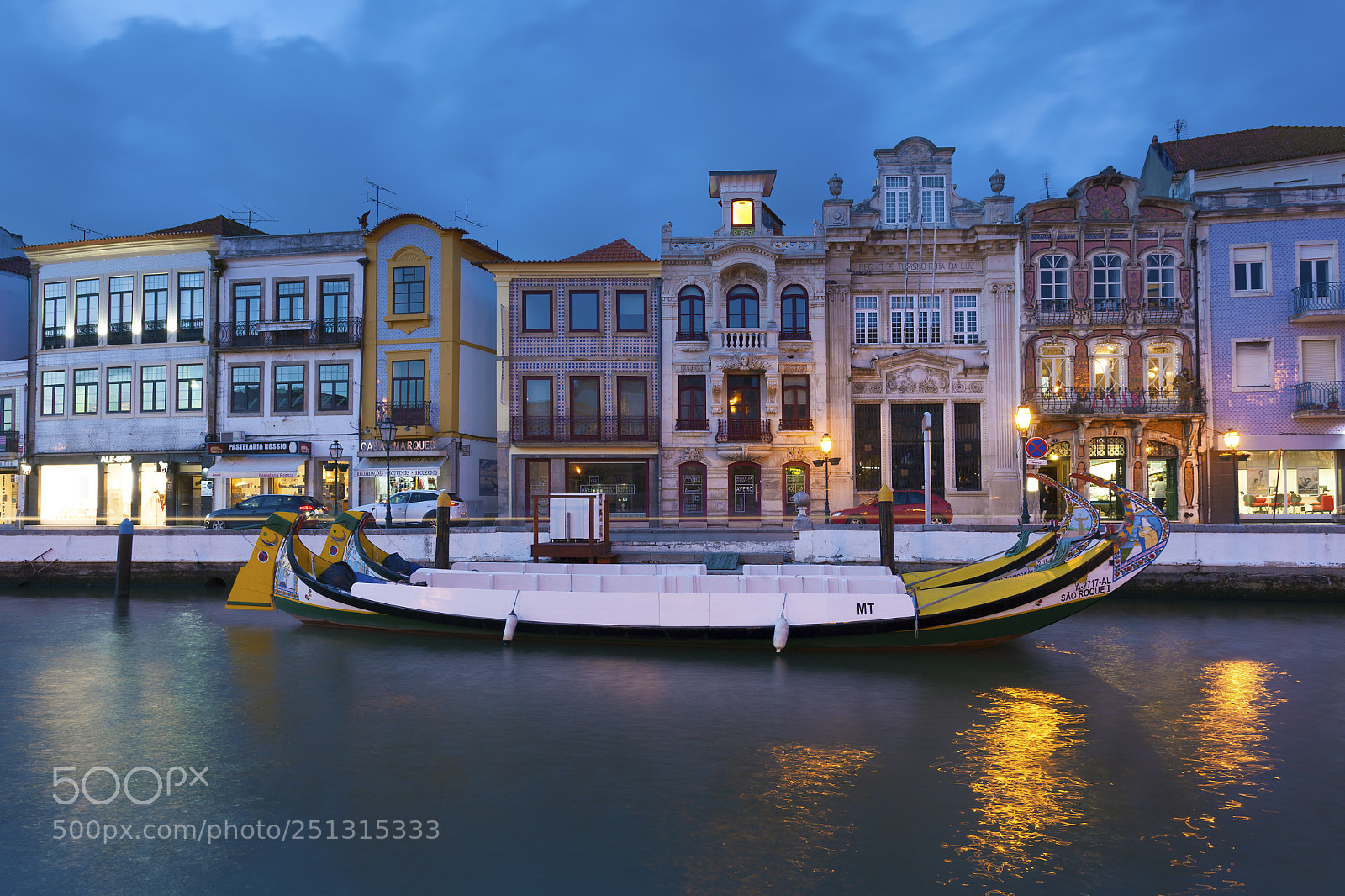 Canon EOS 5D Mark II sample photo. Moliceiro boats docked and photography