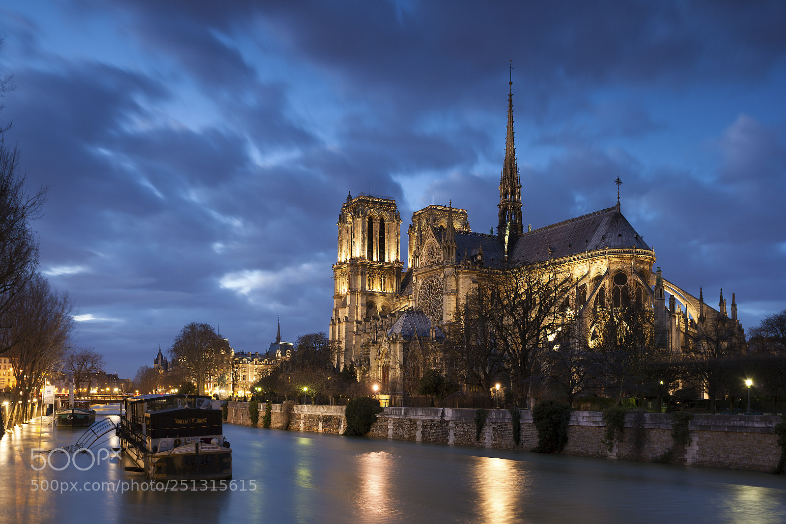 Canon EOS 5D Mark II sample photo. Notre dame cathedral and photography