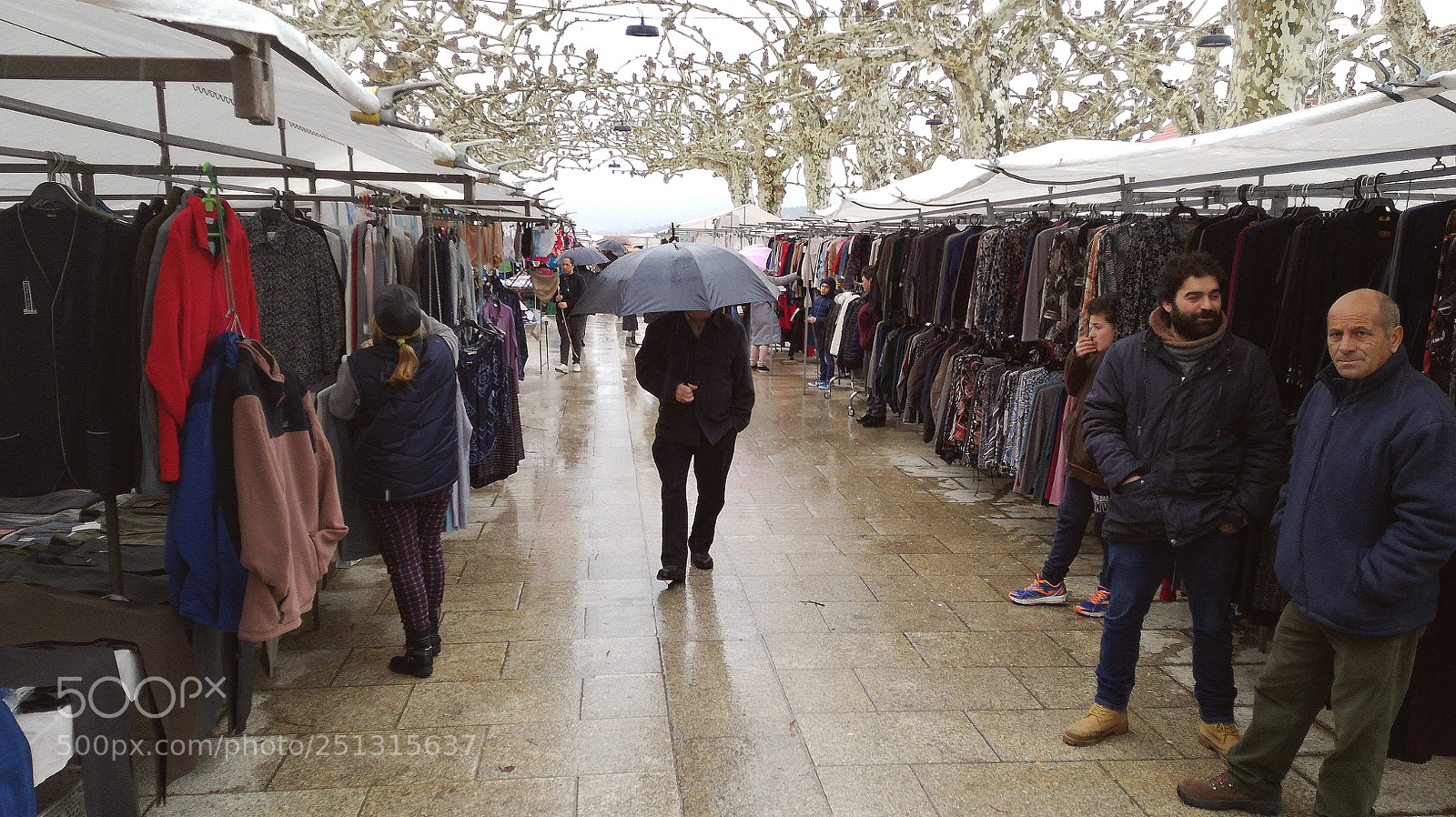 HUAWEI P9 LITE sample photo. Solo bajo la lluvia photography