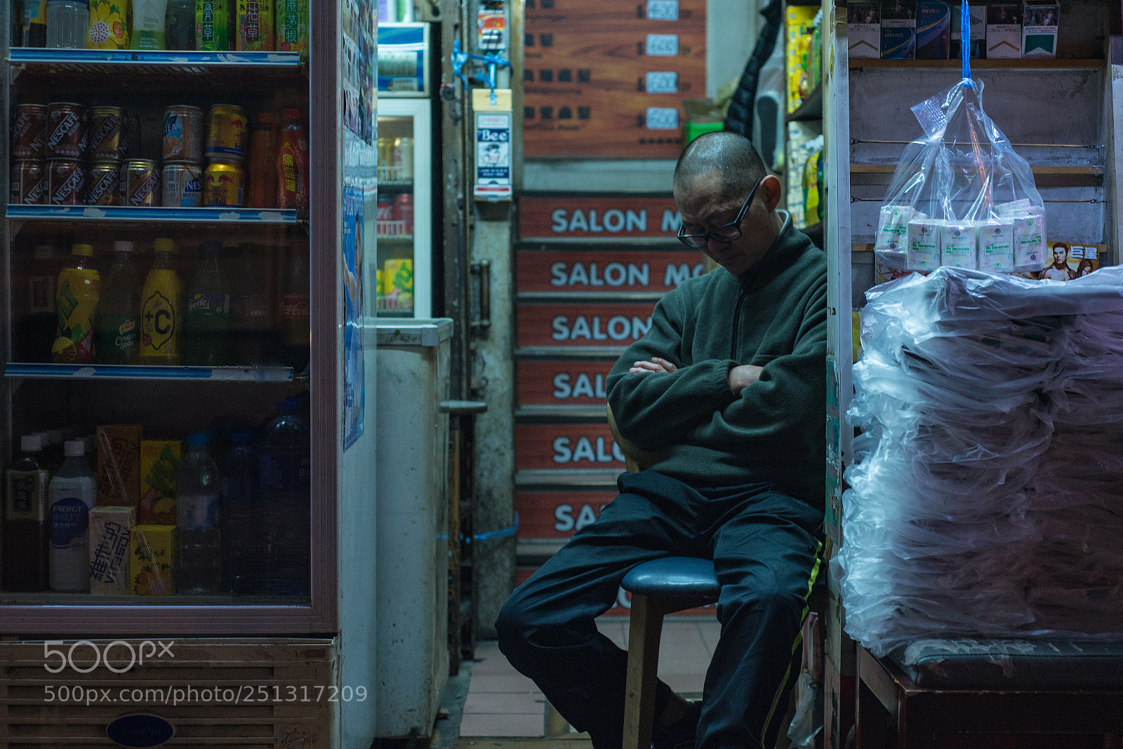 Nikon D610 sample photo. Store keeper at night photography