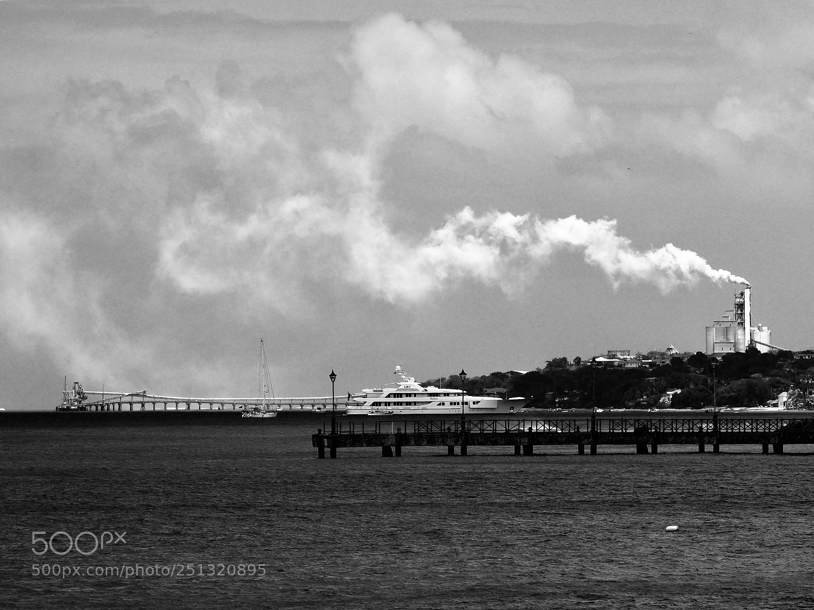 Olympus OM-D E-M10 II sample photo. Smoke and mega yachts photography