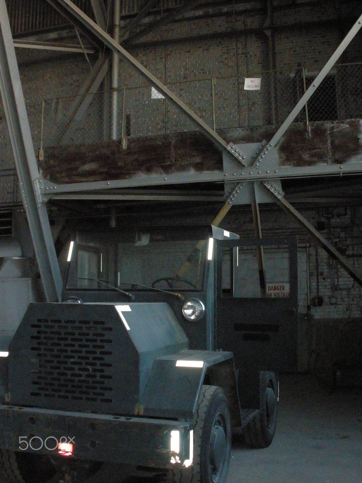 Olympus FE340,X855,C560 sample photo. Old military jeep photography