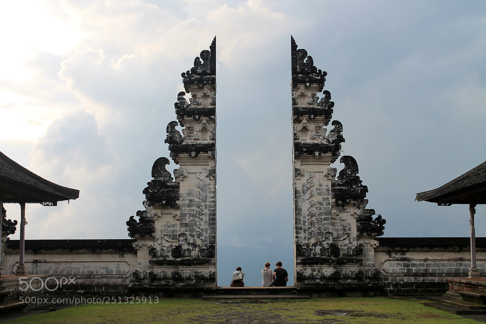 Canon EOS 1100D (EOS Rebel T3 / EOS Kiss X50) sample photo. Bali gate photography