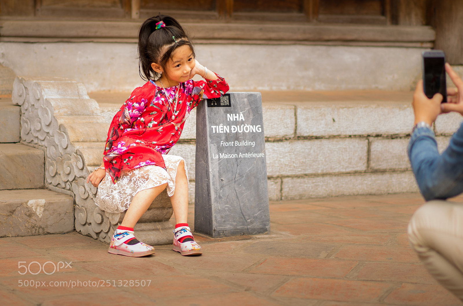 Sony a7 sample photo. Temple child photography