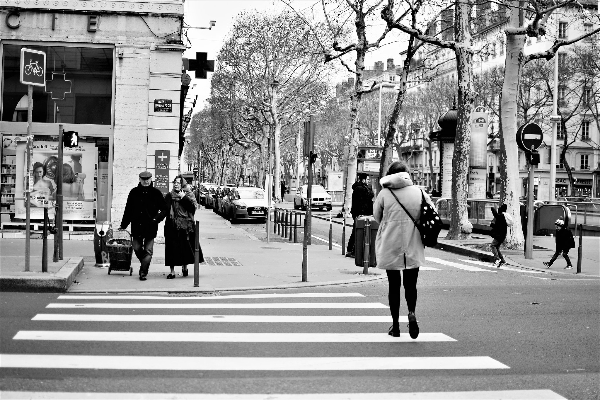 Nikon D3100 + Nikon AF-S DX Nikkor 35mm F1.8G sample photo. Rue lyon photography
