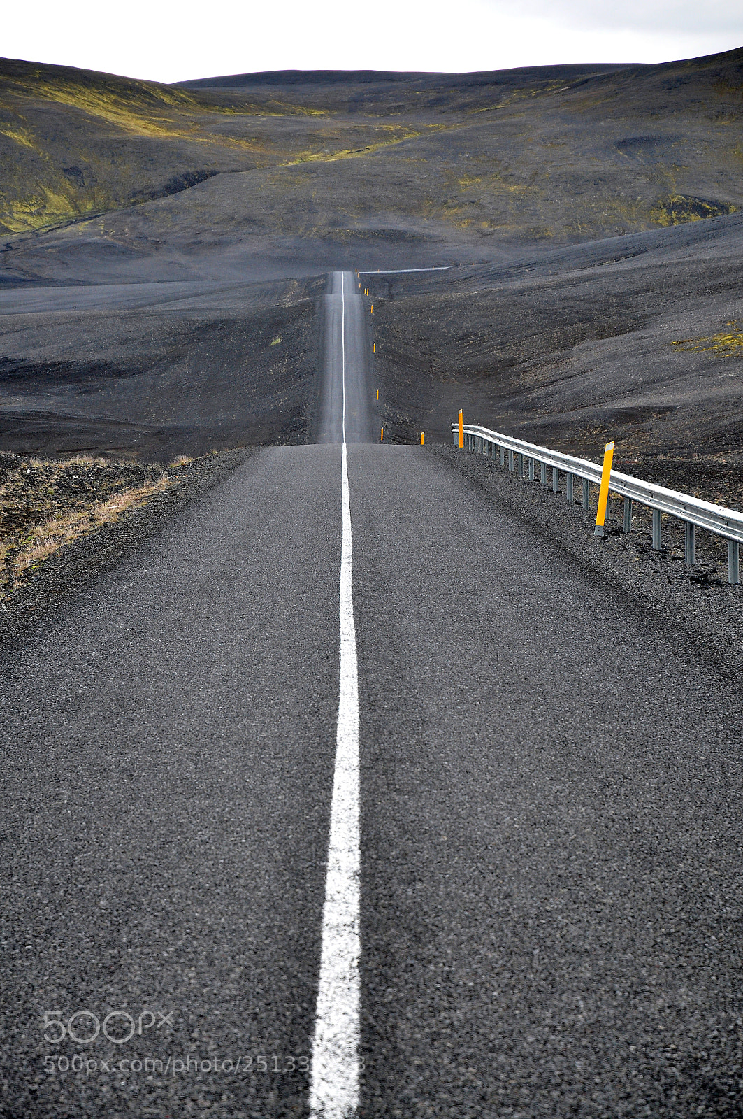 Nikon D90 sample photo. On the road... photography