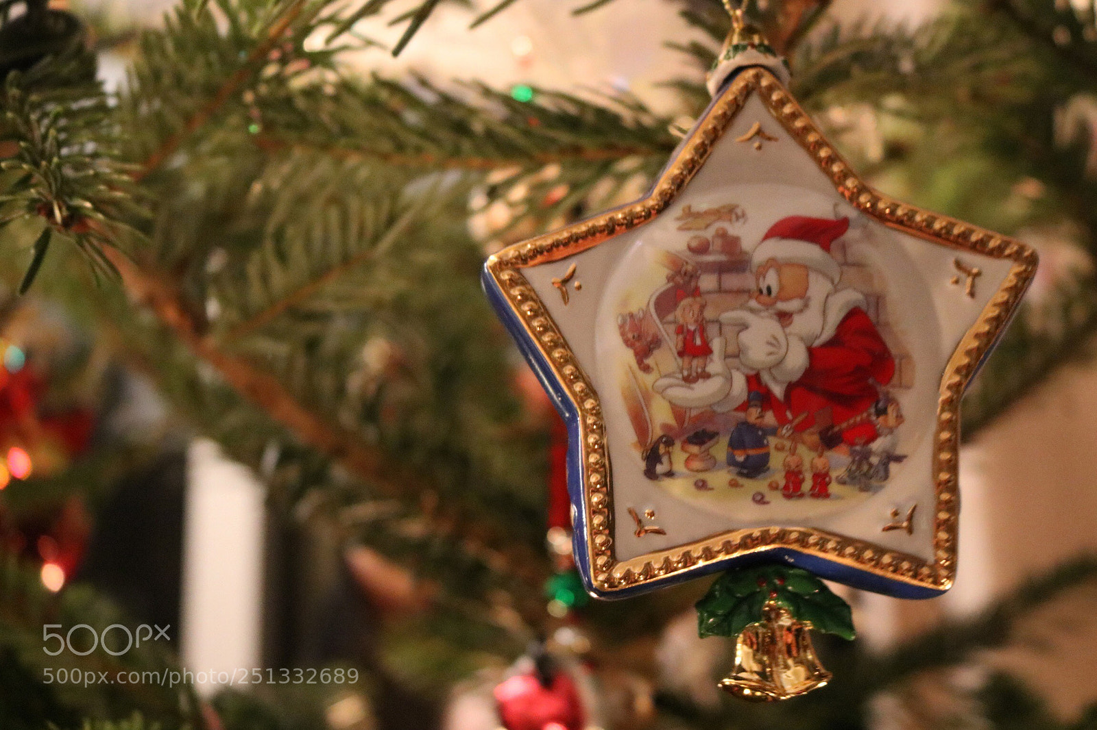 Canon EOS 750D (EOS Rebel T6i / EOS Kiss X8i) sample photo. Disney tree photography
