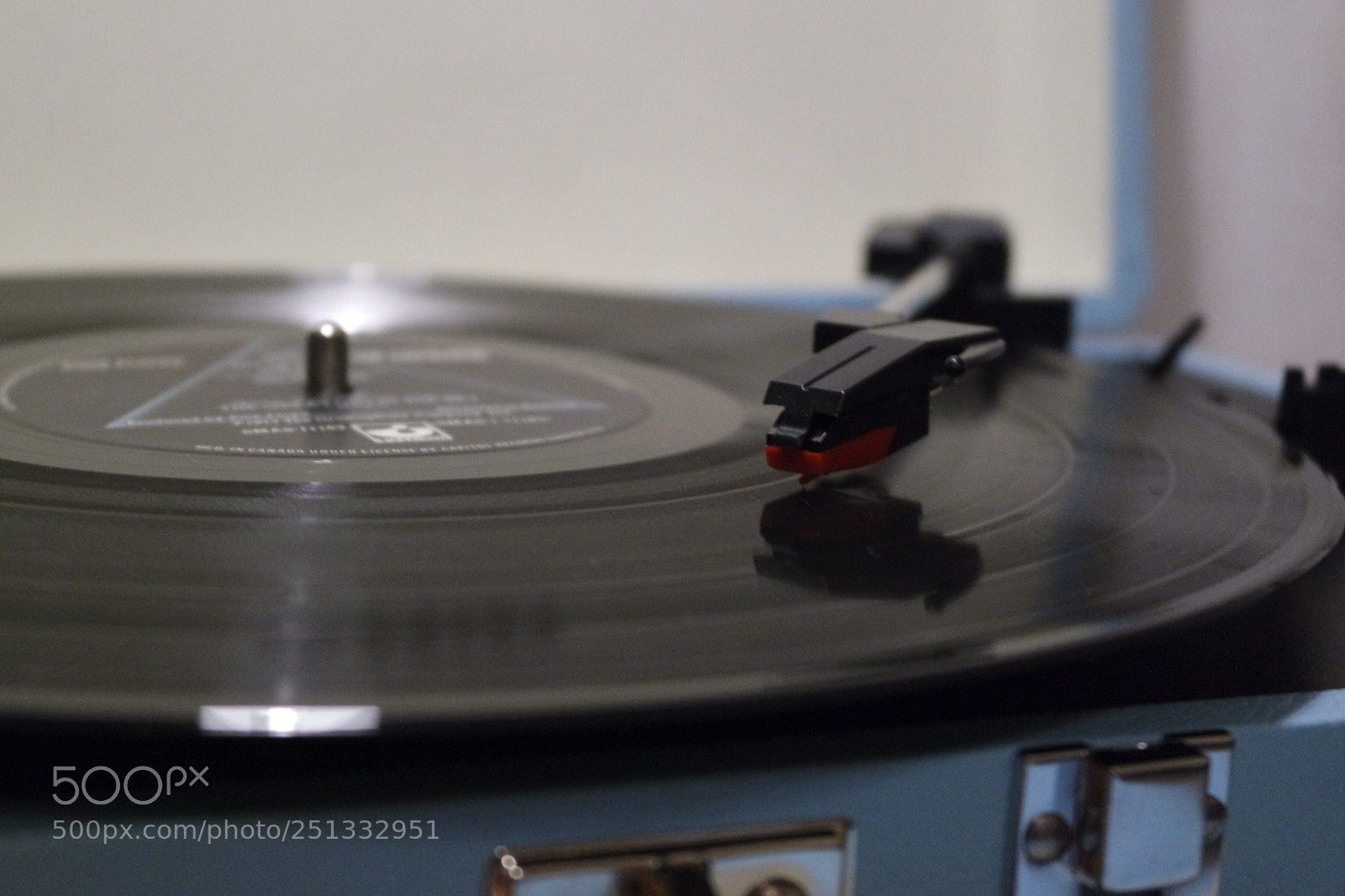 Samsung NX3000 sample photo. Record player photography