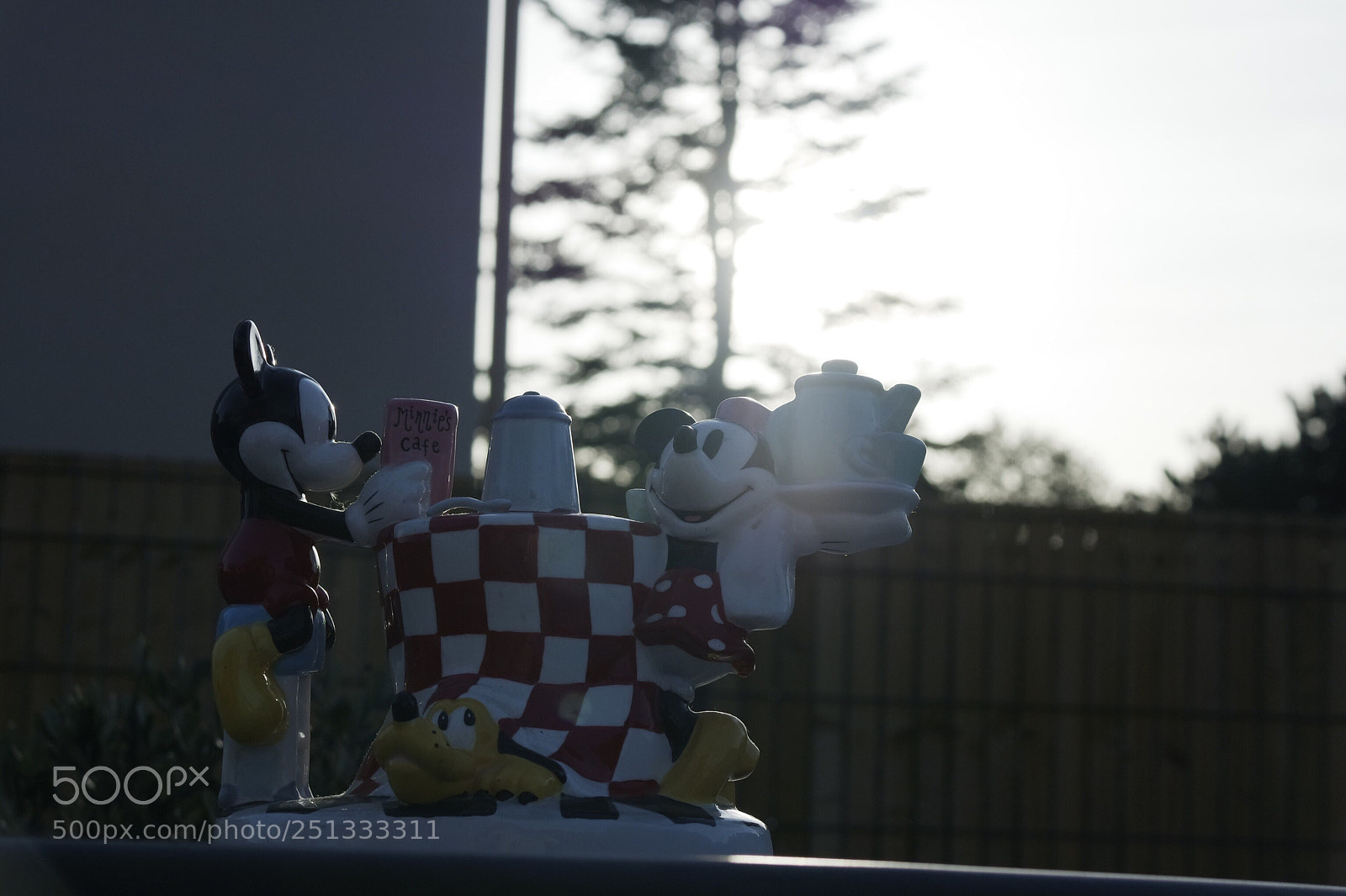Samsung NX3000 sample photo. Mickey and minnie photography