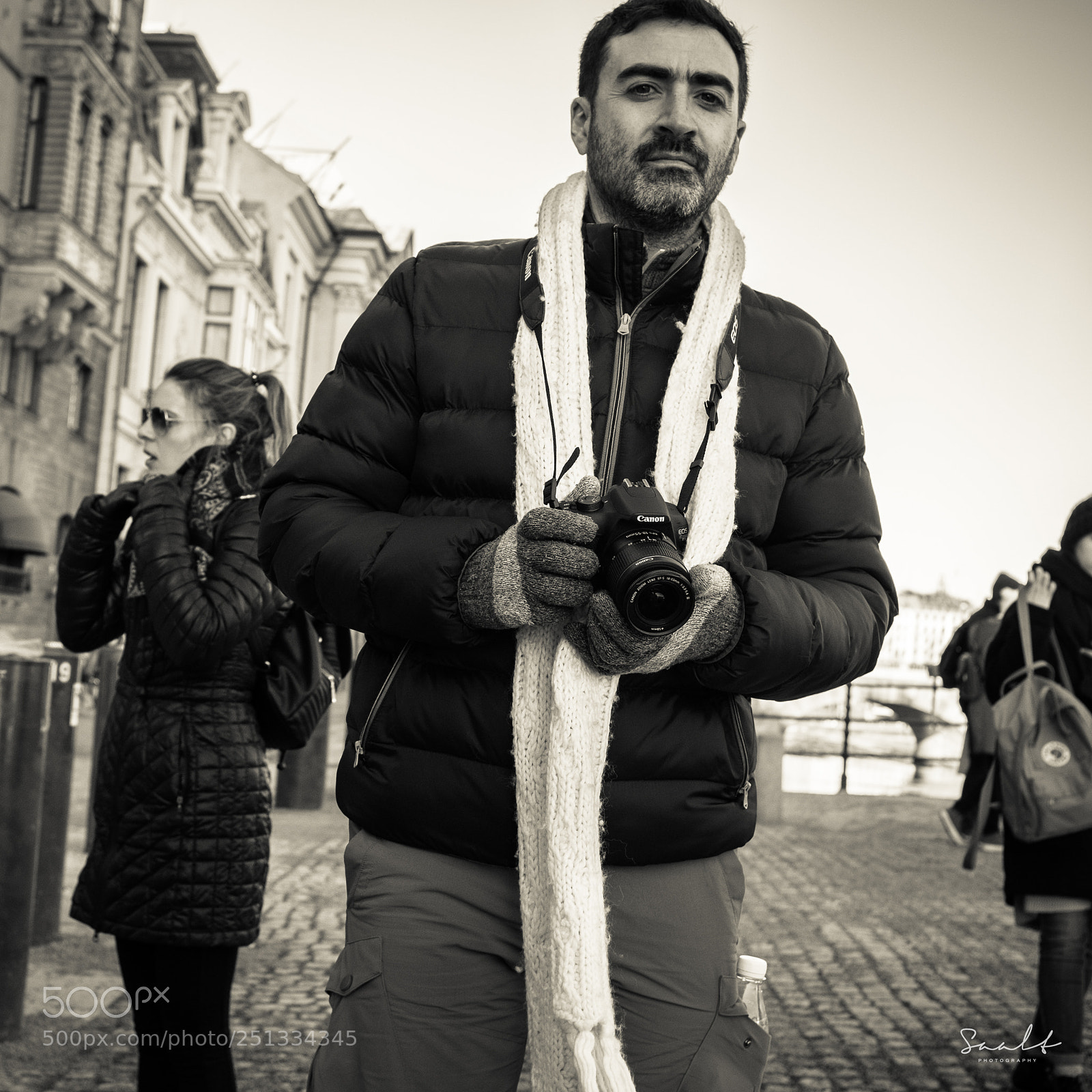 Fujifilm X100F sample photo. A wolf never flees photography