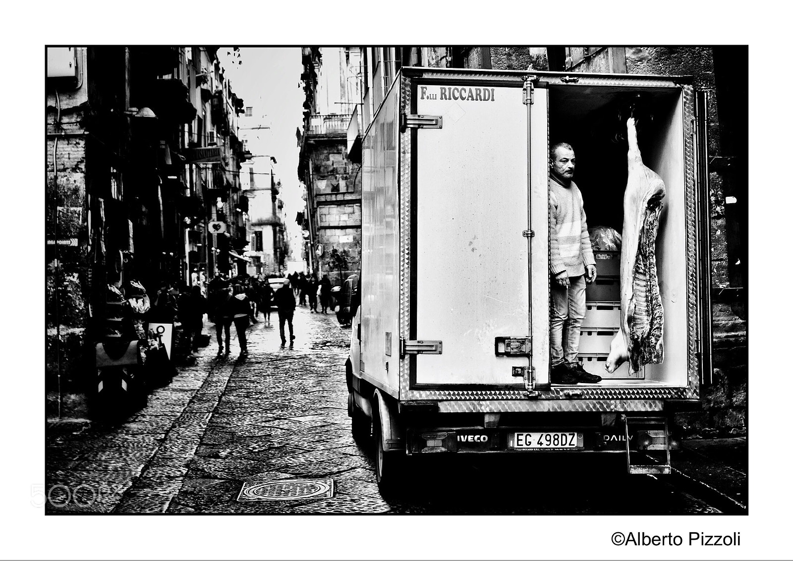 Fujifilm X100F sample photo. Via dei tribunali  photography