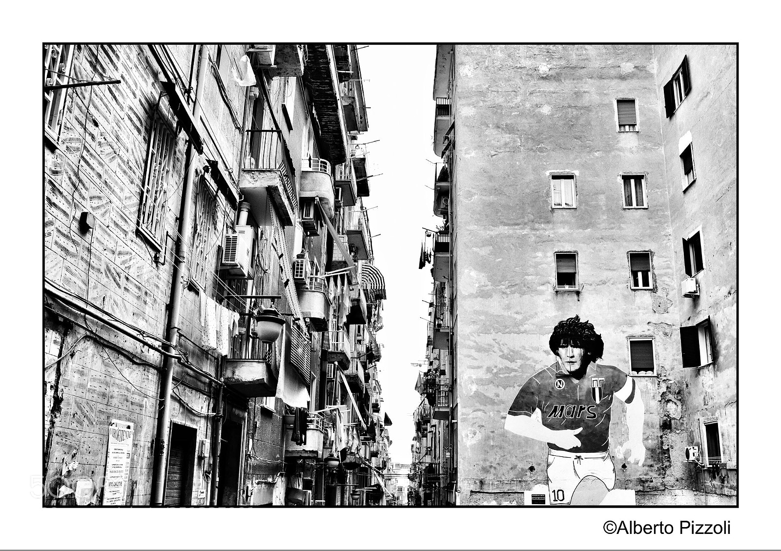 Fujifilm X100F sample photo. Quartieri spagnoli  photography