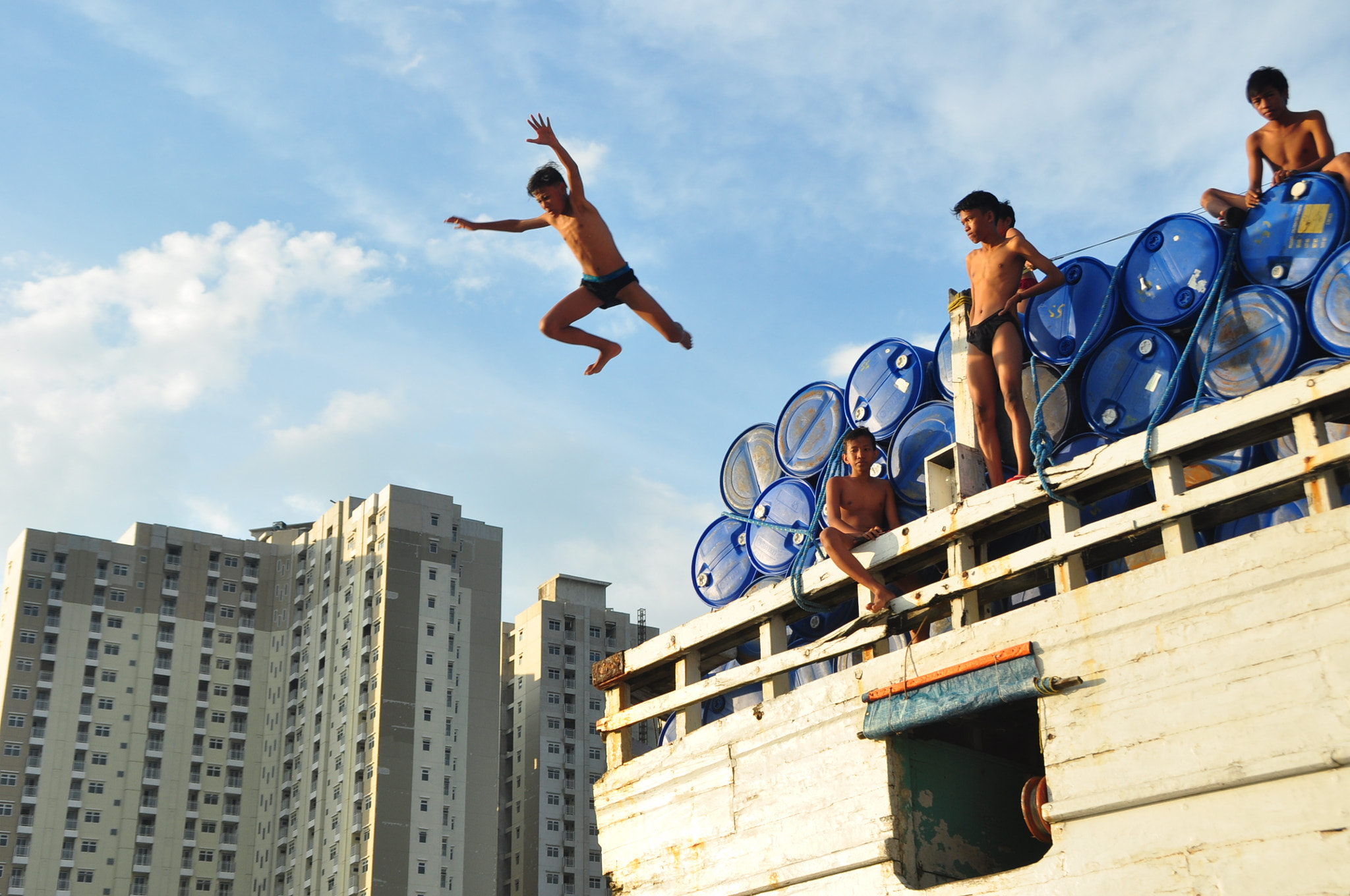 Nikon D90 sample photo. A one child jump from the sky photography