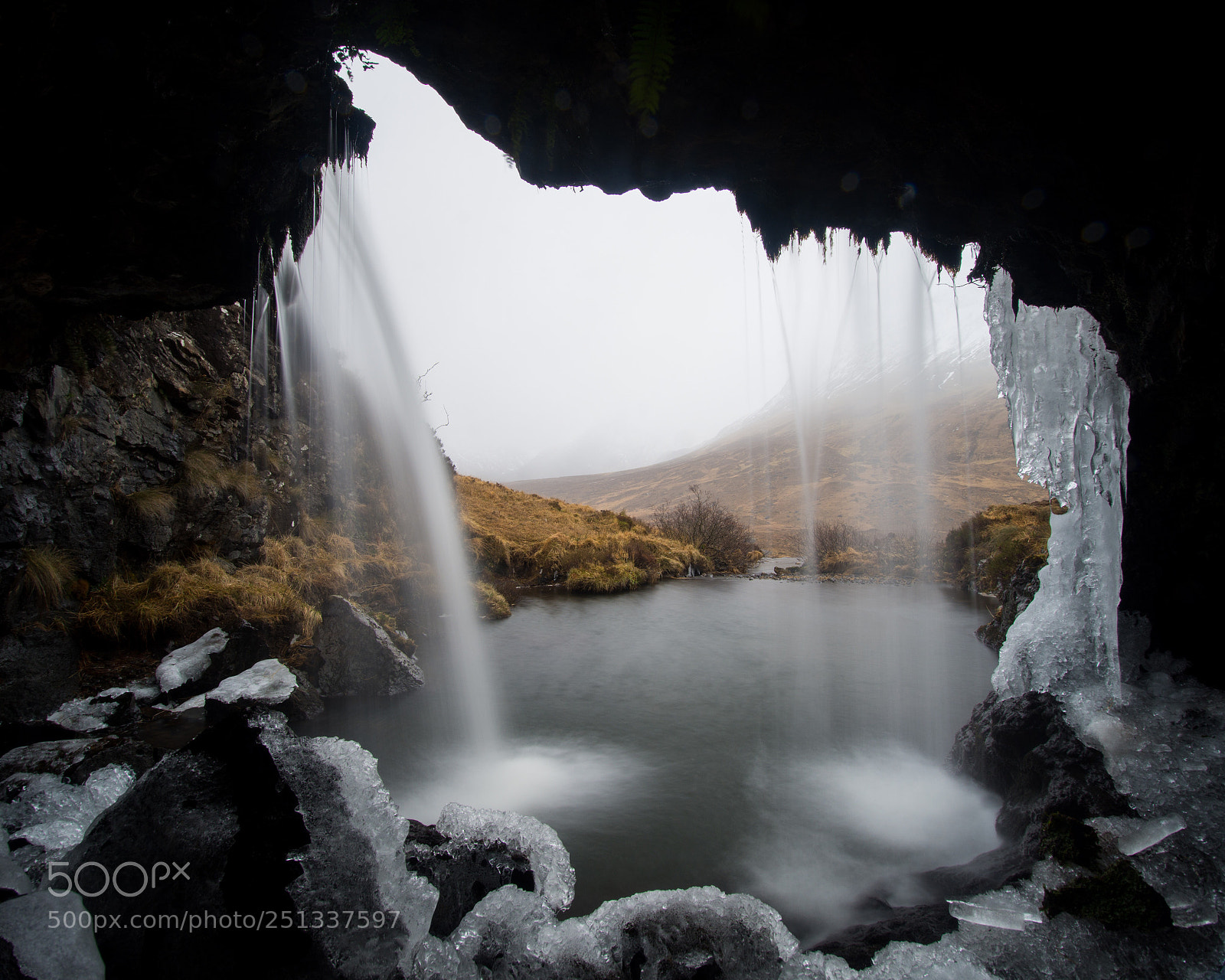 Nikon D7200 sample photo. Icy shelter photography