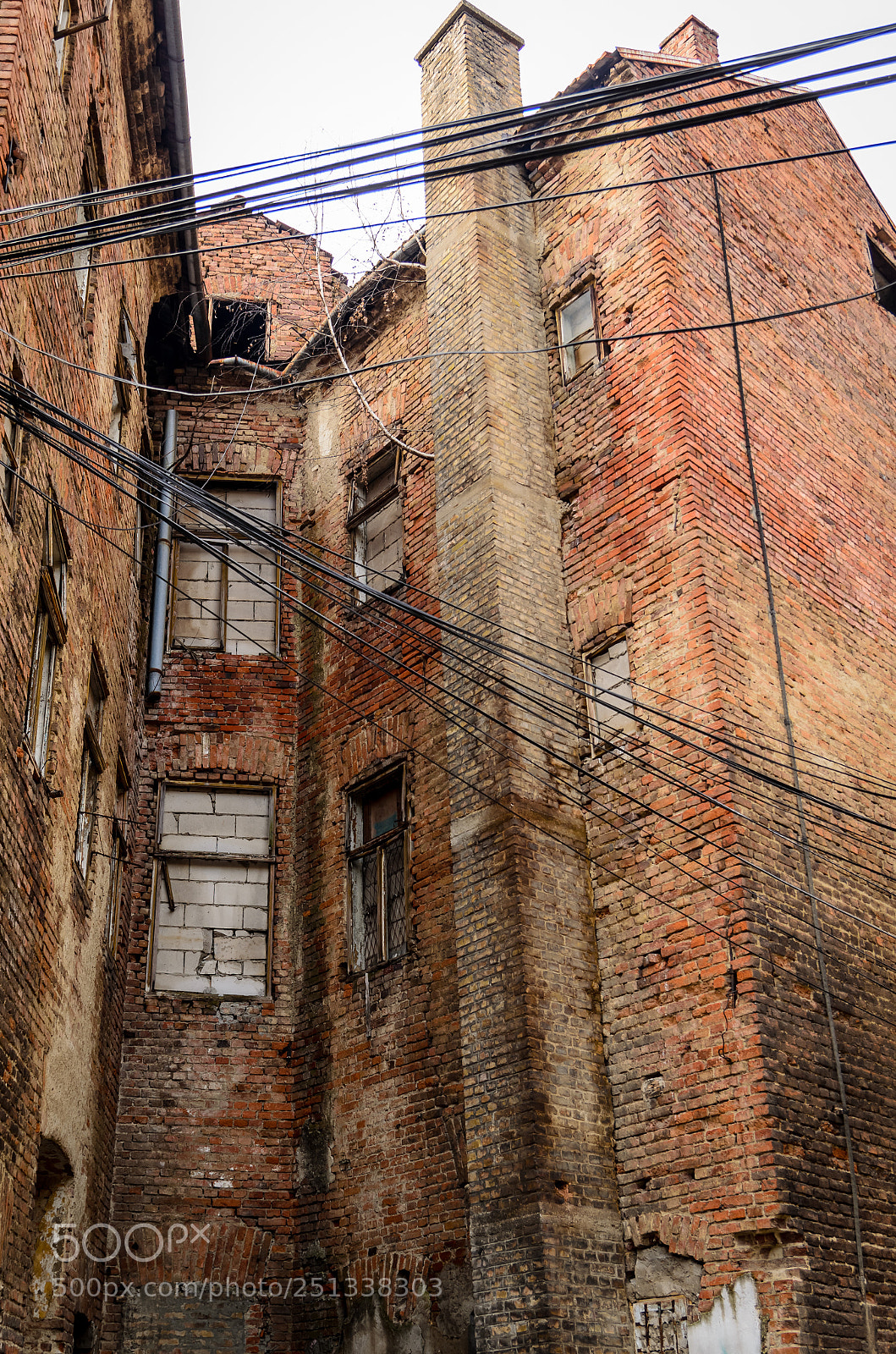 Nikon D7000 sample photo. An old house photography