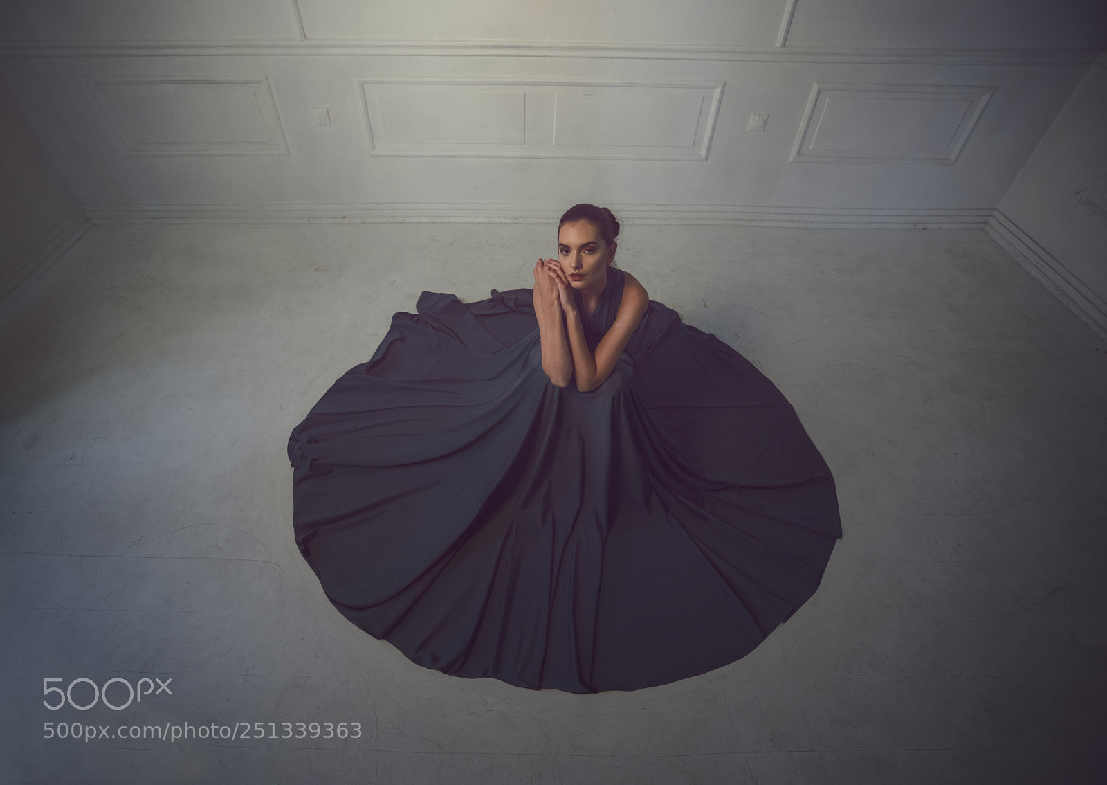 Canon EOS 5D Mark IV sample photo. Beauty in black dress photography
