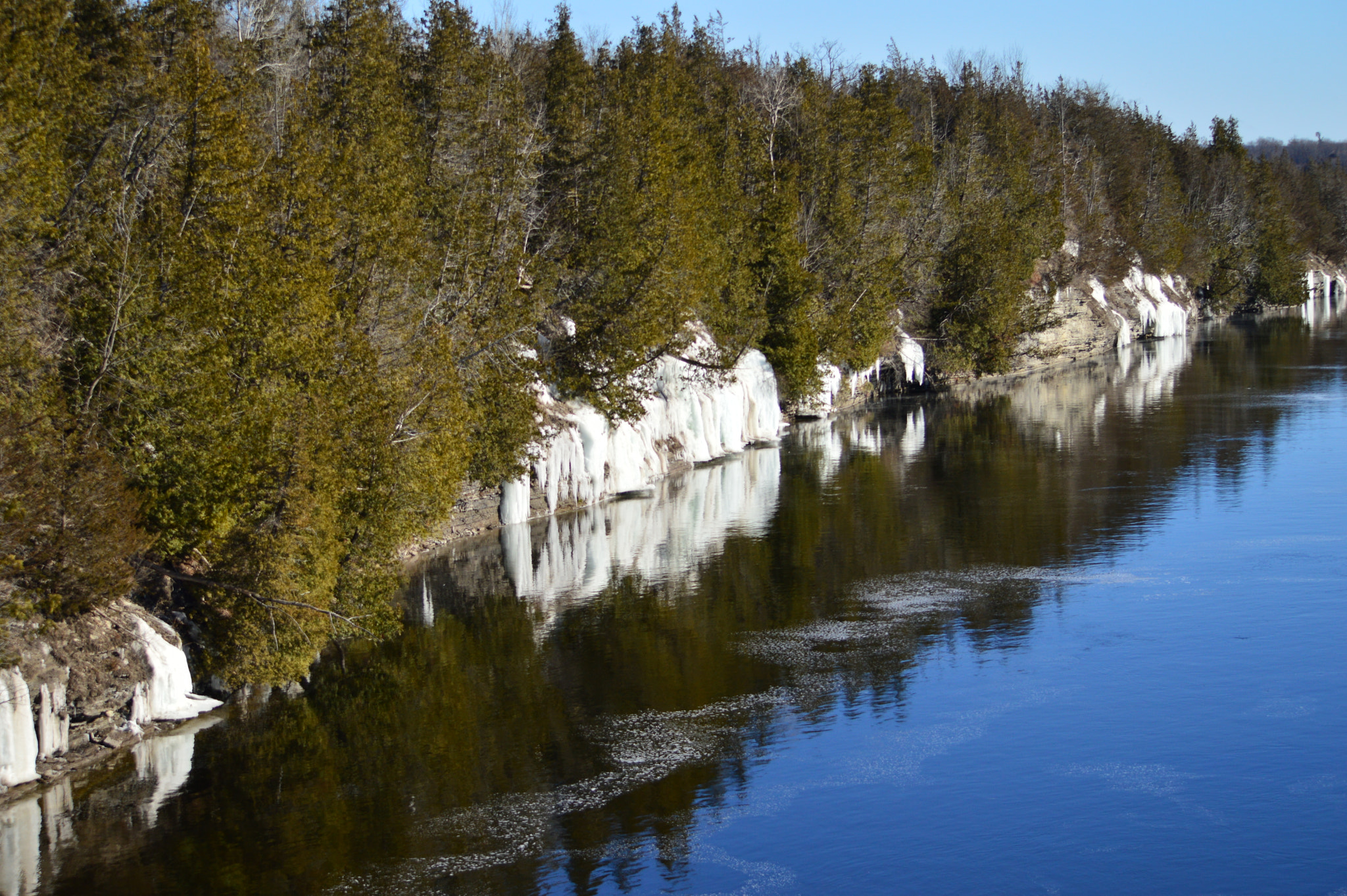 Nikon D3200 sample photo. Remnants of winter photography