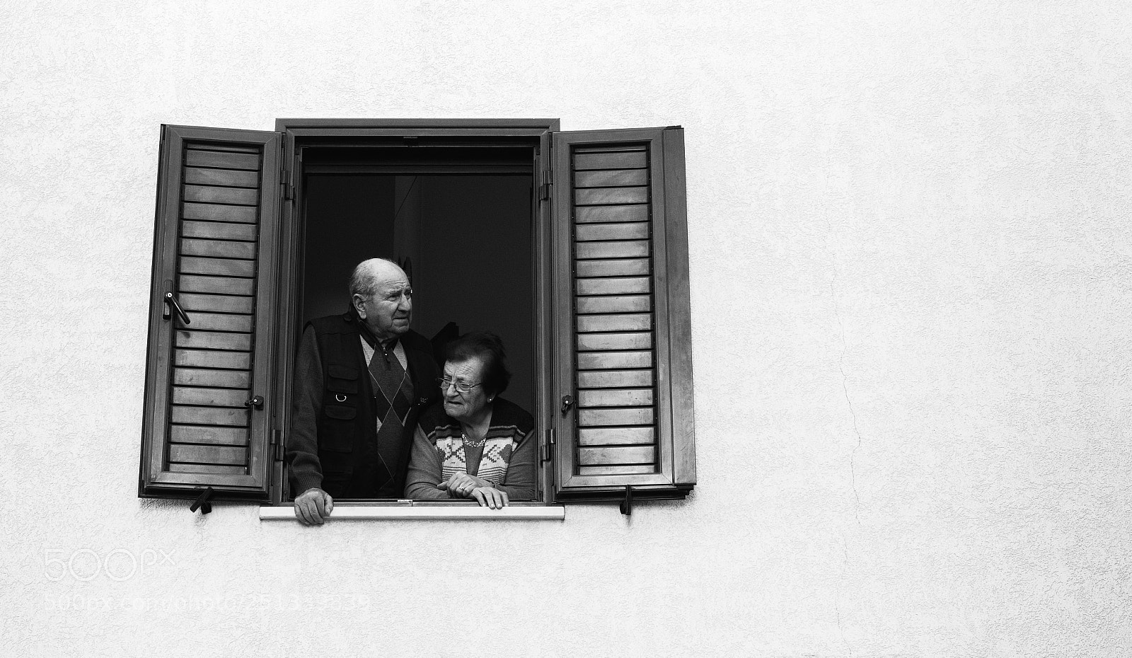 Canon EOS 7D Mark II sample photo. A window on the photography