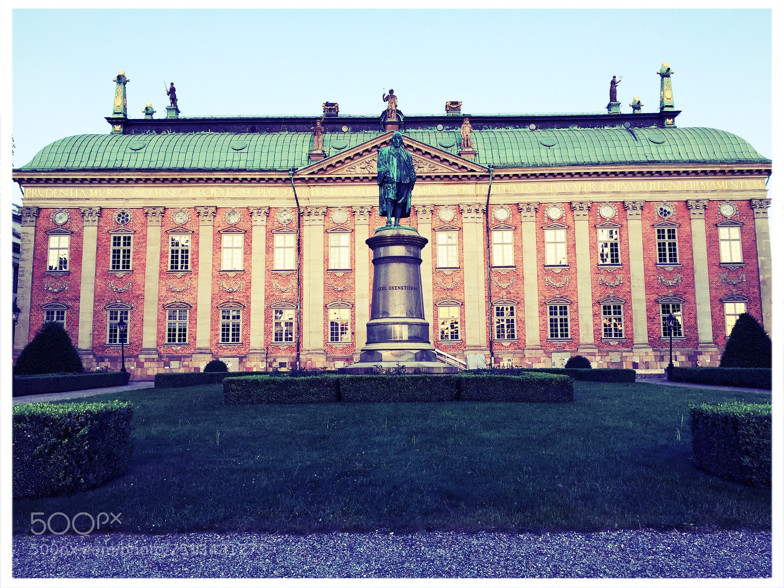 Apple iPhone 6 sample photo. Palace photography