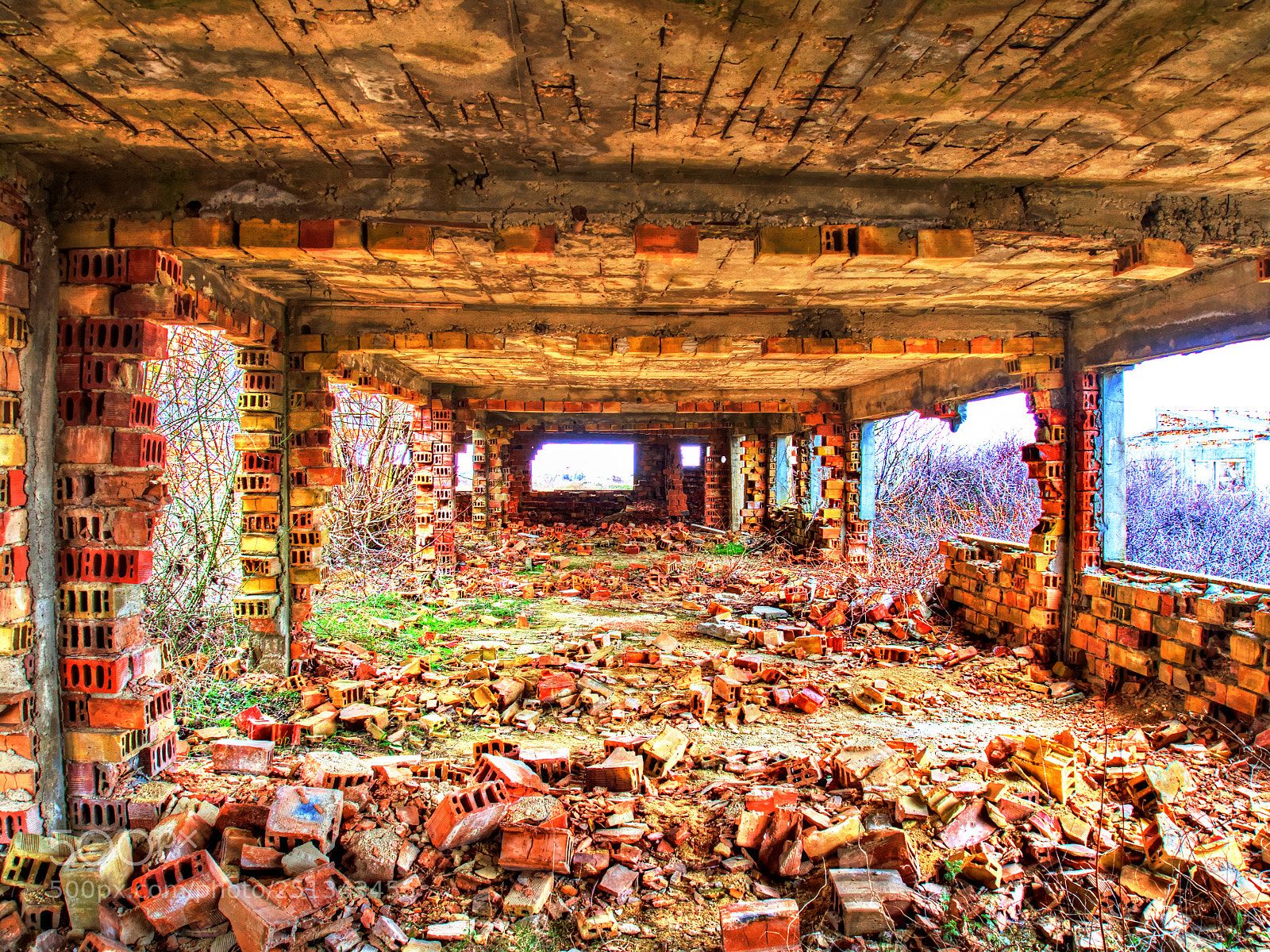 Olympus OM-D E-M10 II sample photo. Abandoned building photography