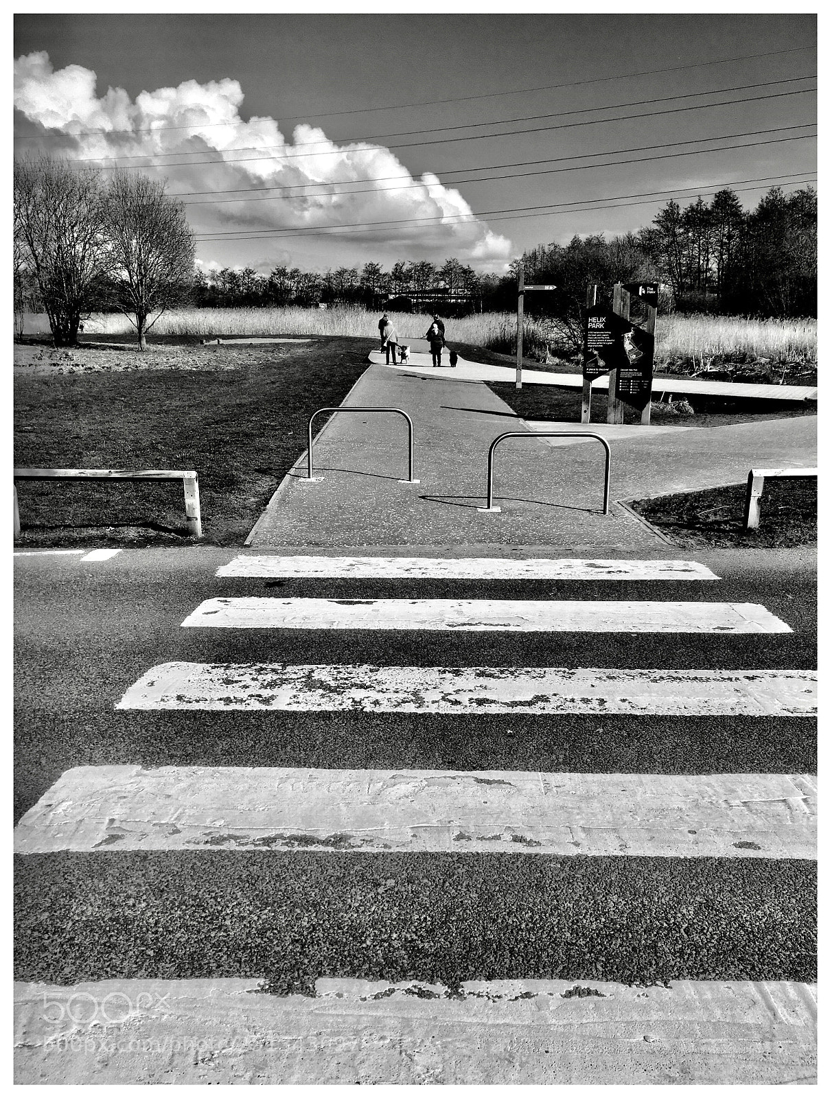 Apple iPhone SE sample photo. Pedestrian crossing  photography