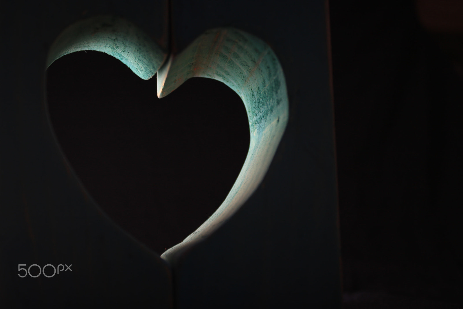 Canon EOS 750D (EOS Rebel T6i / EOS Kiss X8i) sample photo. A light in the dark photography