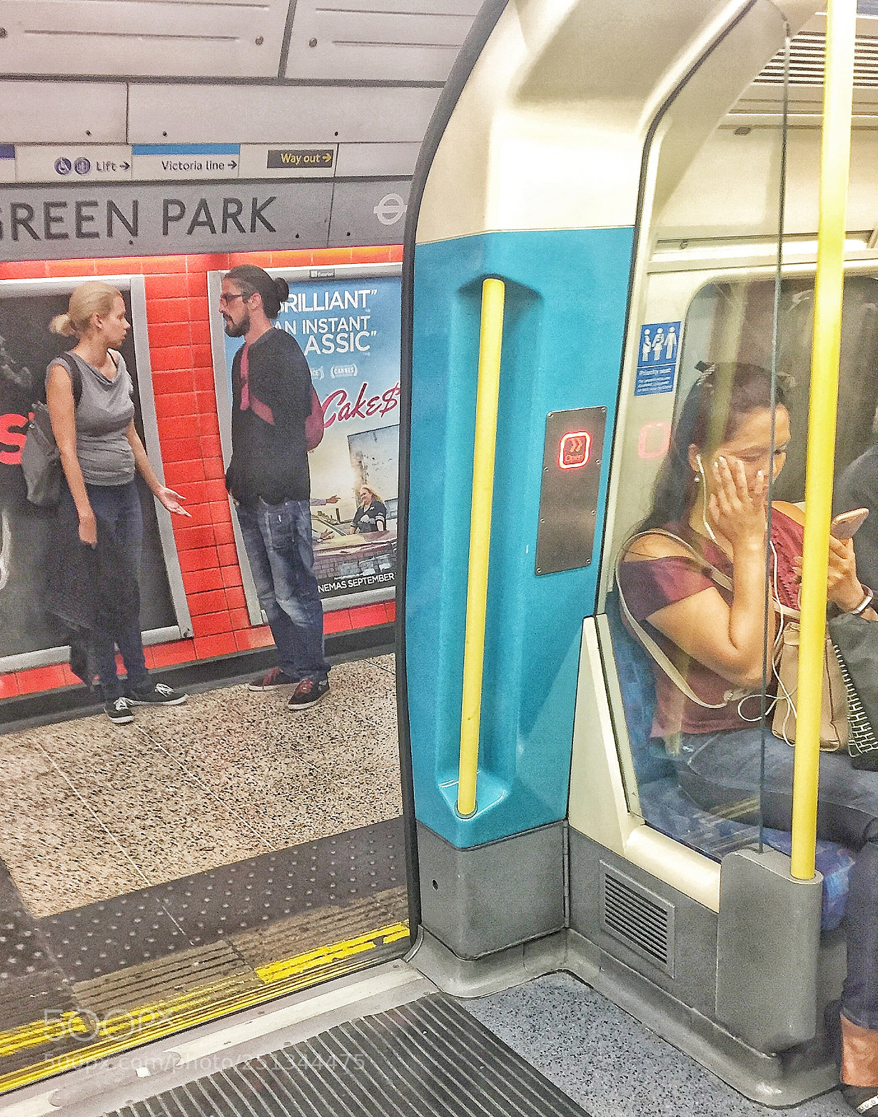 Apple iPhone 6 sample photo. At green park station photography