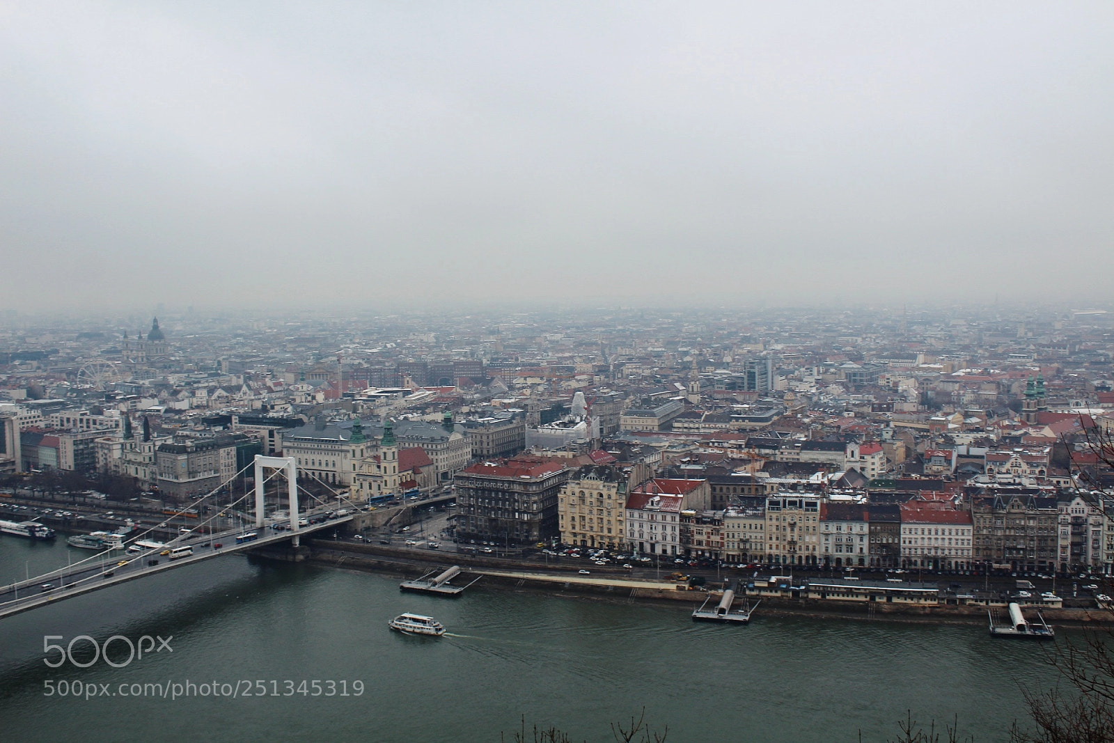 Canon EOS 1300D (EOS Rebel T6 / EOS Kiss X80) sample photo. It is budapest :) photography
